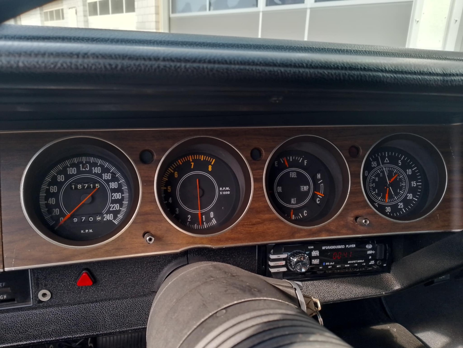 PLYMOUTH Barracuda-image-10