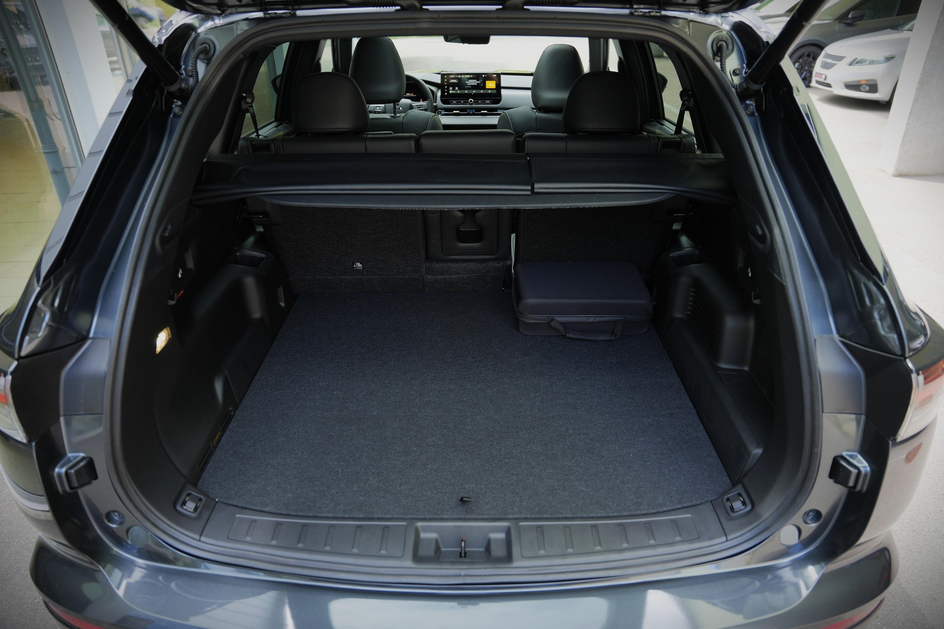 MITSUBISHI Outlander 2.4 PHEV Sport 4x4-image-7