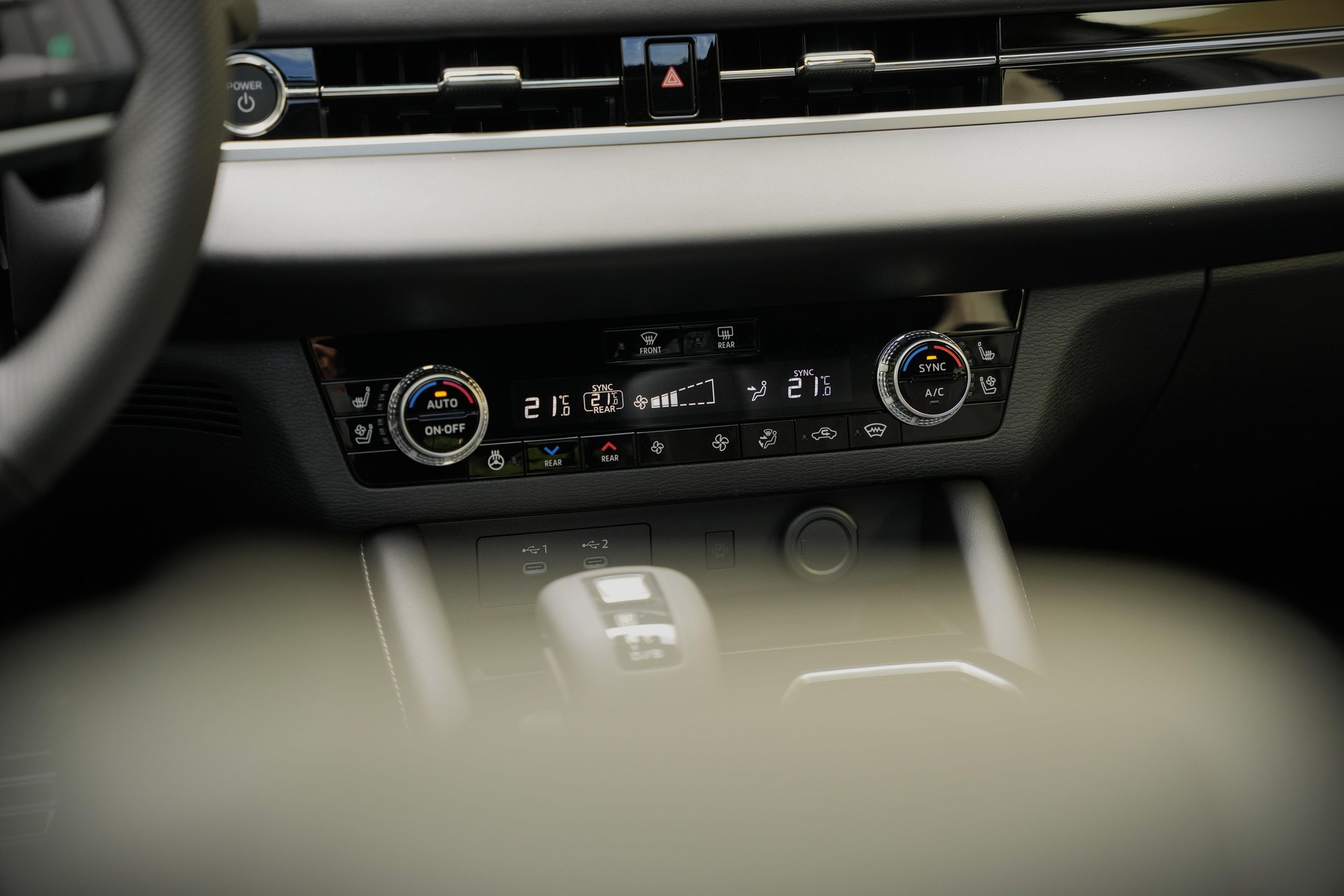 MITSUBISHI Outlander 2.4 PHEV Sport 4x4-image-12