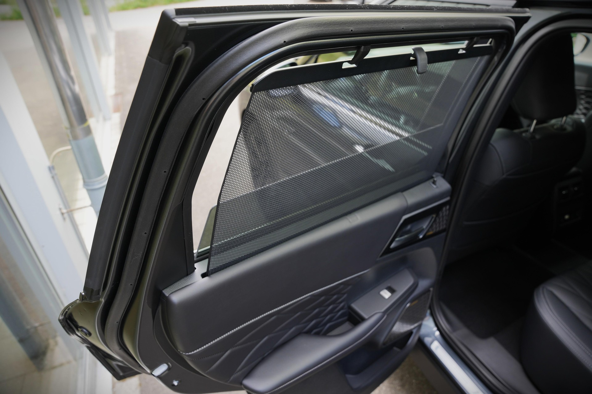 MITSUBISHI Outlander 2.4 PHEV Sport 4x4-image-13