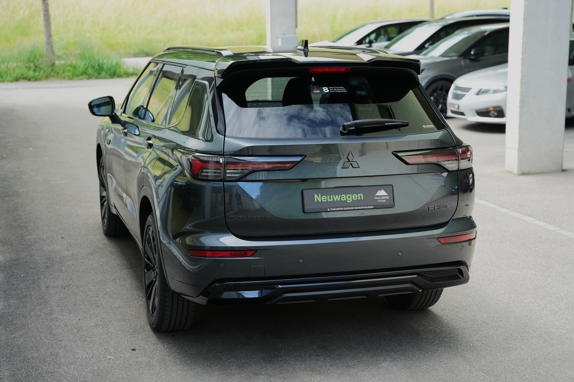 MITSUBISHI Outlander 2.4 PHEV Sport 4x4-image-3