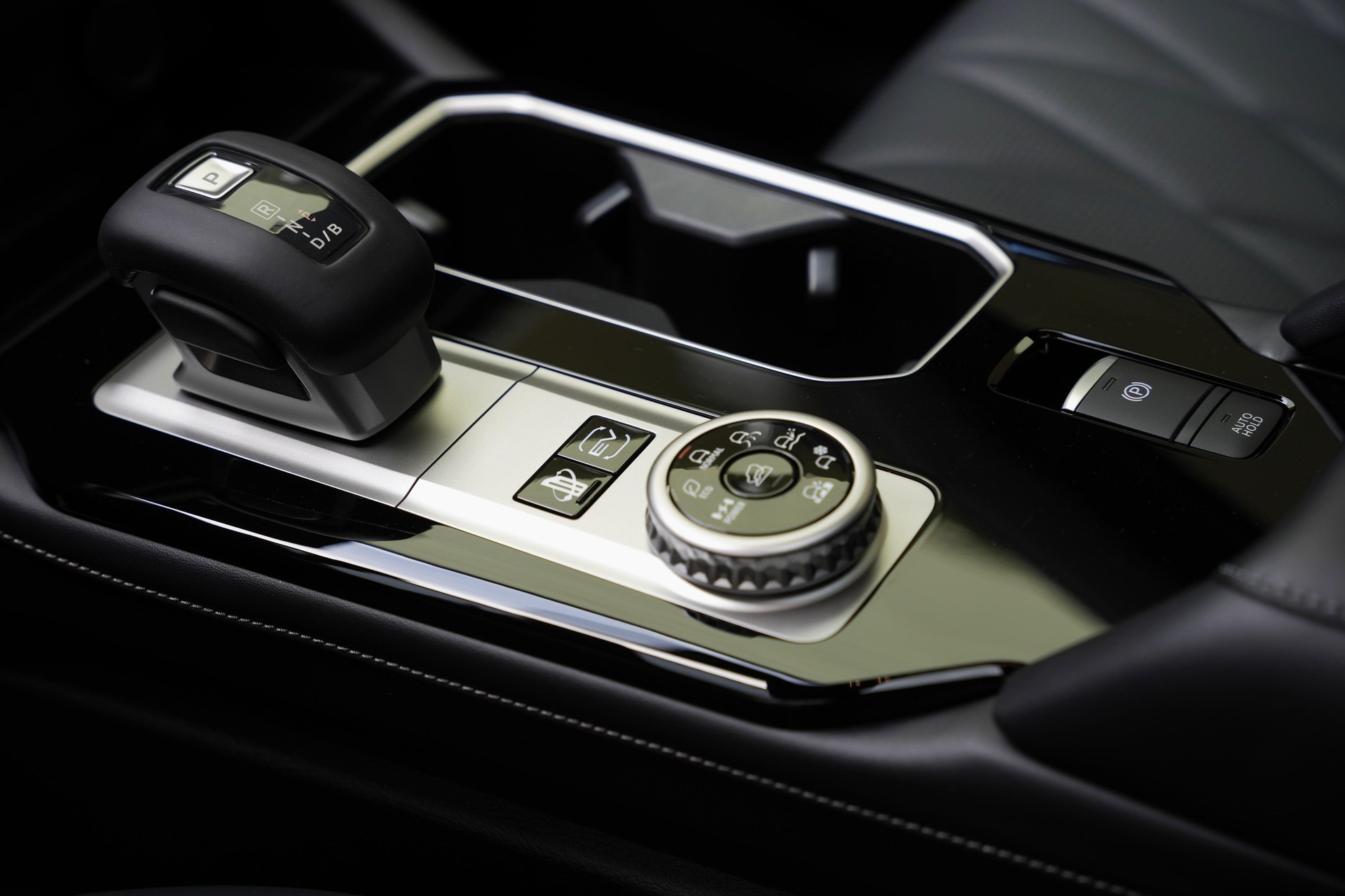 MITSUBISHI Outlander 2.4 PHEV Sport 4x4-image-11