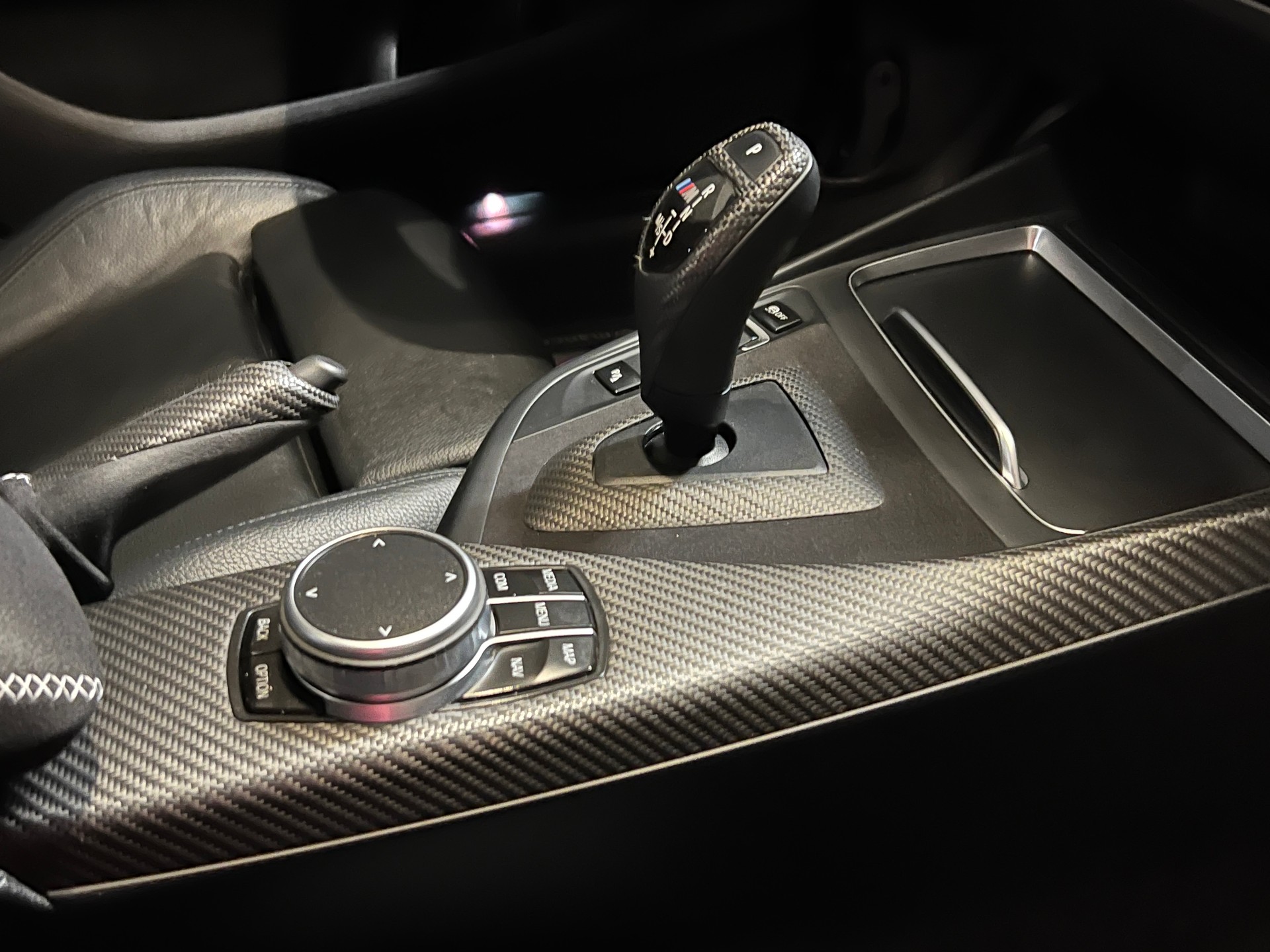BMW M140i xDrive Steptronic Swiss Performance Édition / première main / véhicule CH-image-1