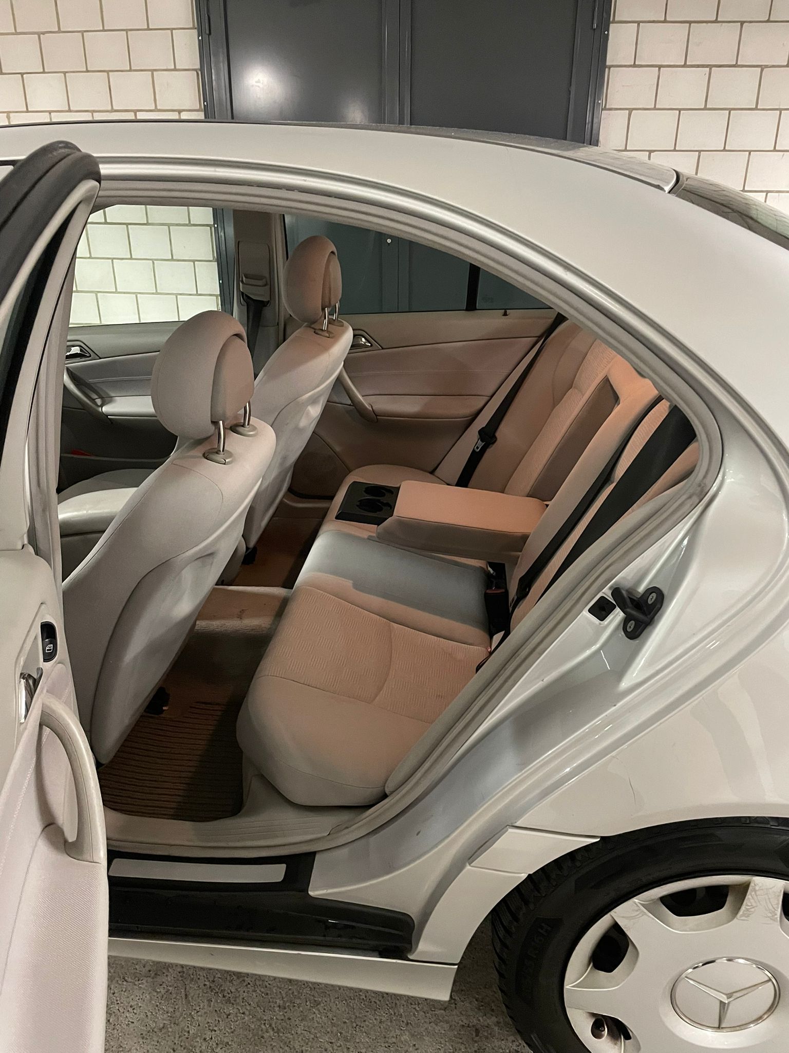 MERCEDES-BENZ C 220 CDI Classic-image-9