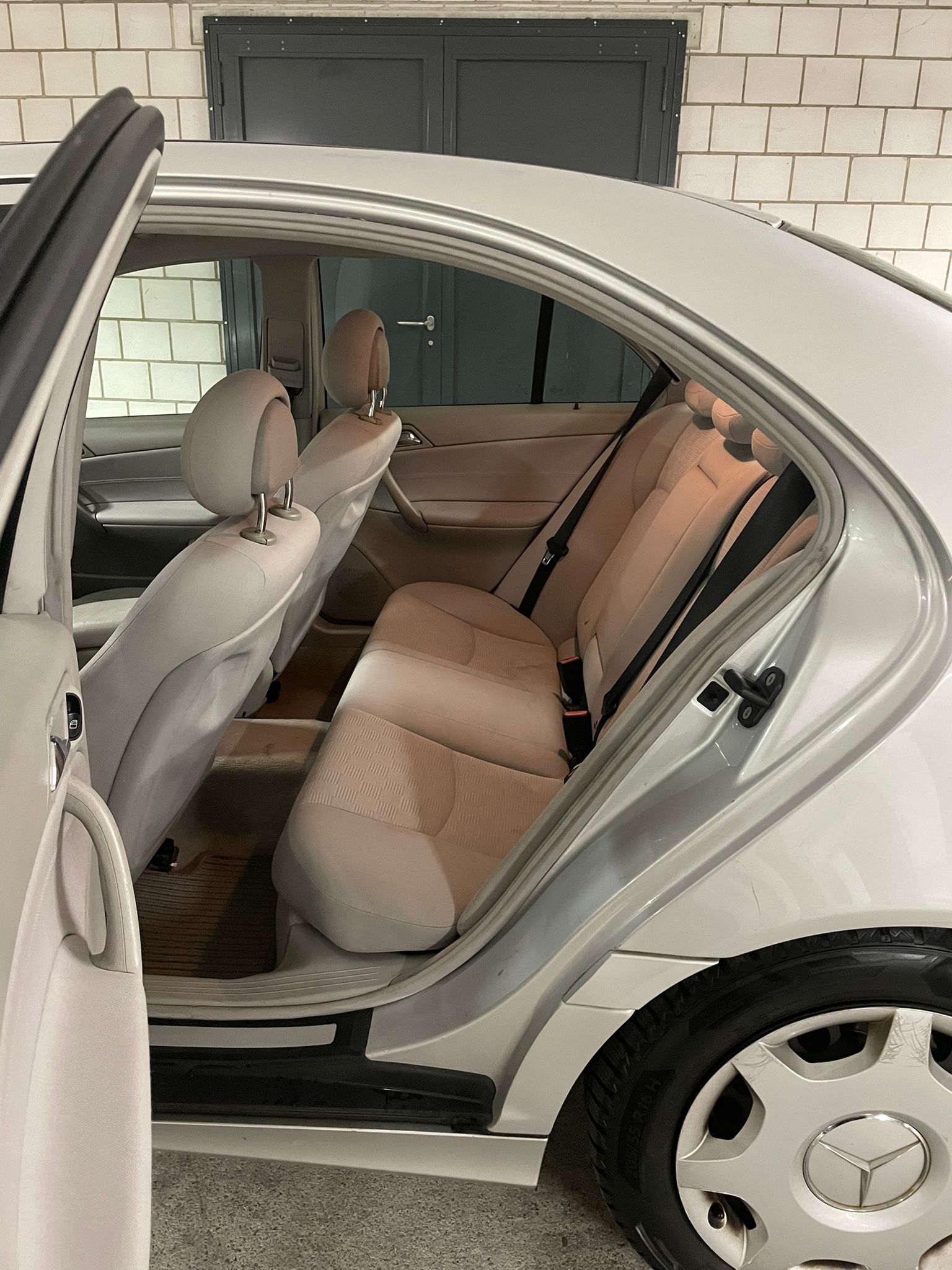 MERCEDES-BENZ C 220 CDI Classic-image-11