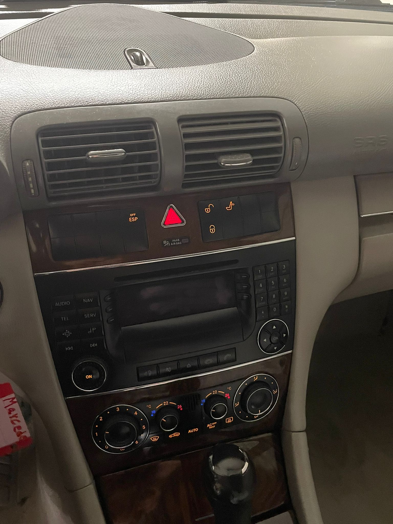 MERCEDES-BENZ C 220 CDI Classic-image-12