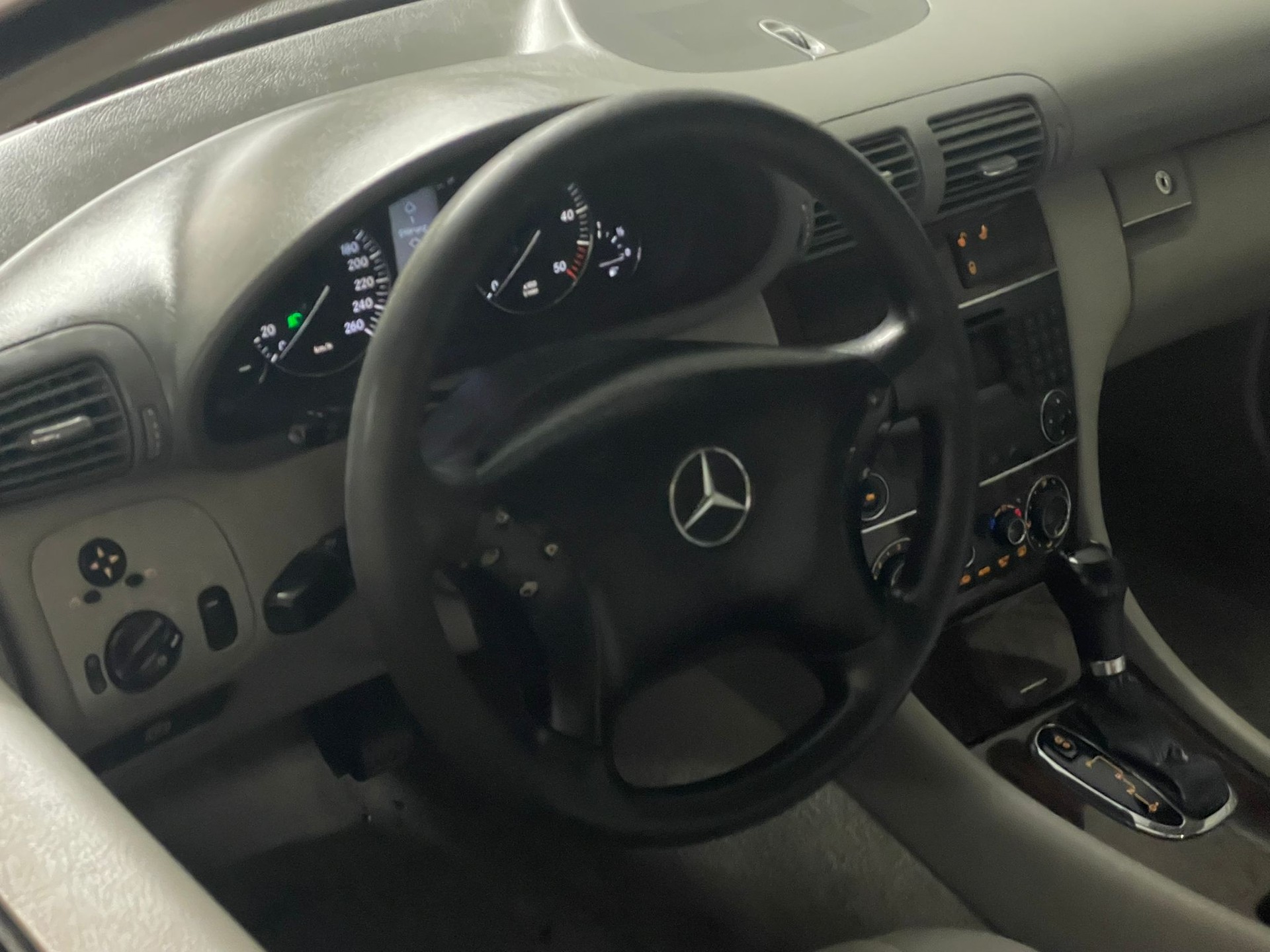 MERCEDES-BENZ C 220 CDI Classic-image-8