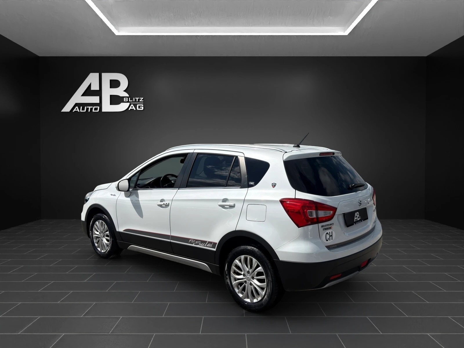 SUZUKI SX4 S-Cross 1.4 16V Piz Sulai 4WD Automatic-image-2