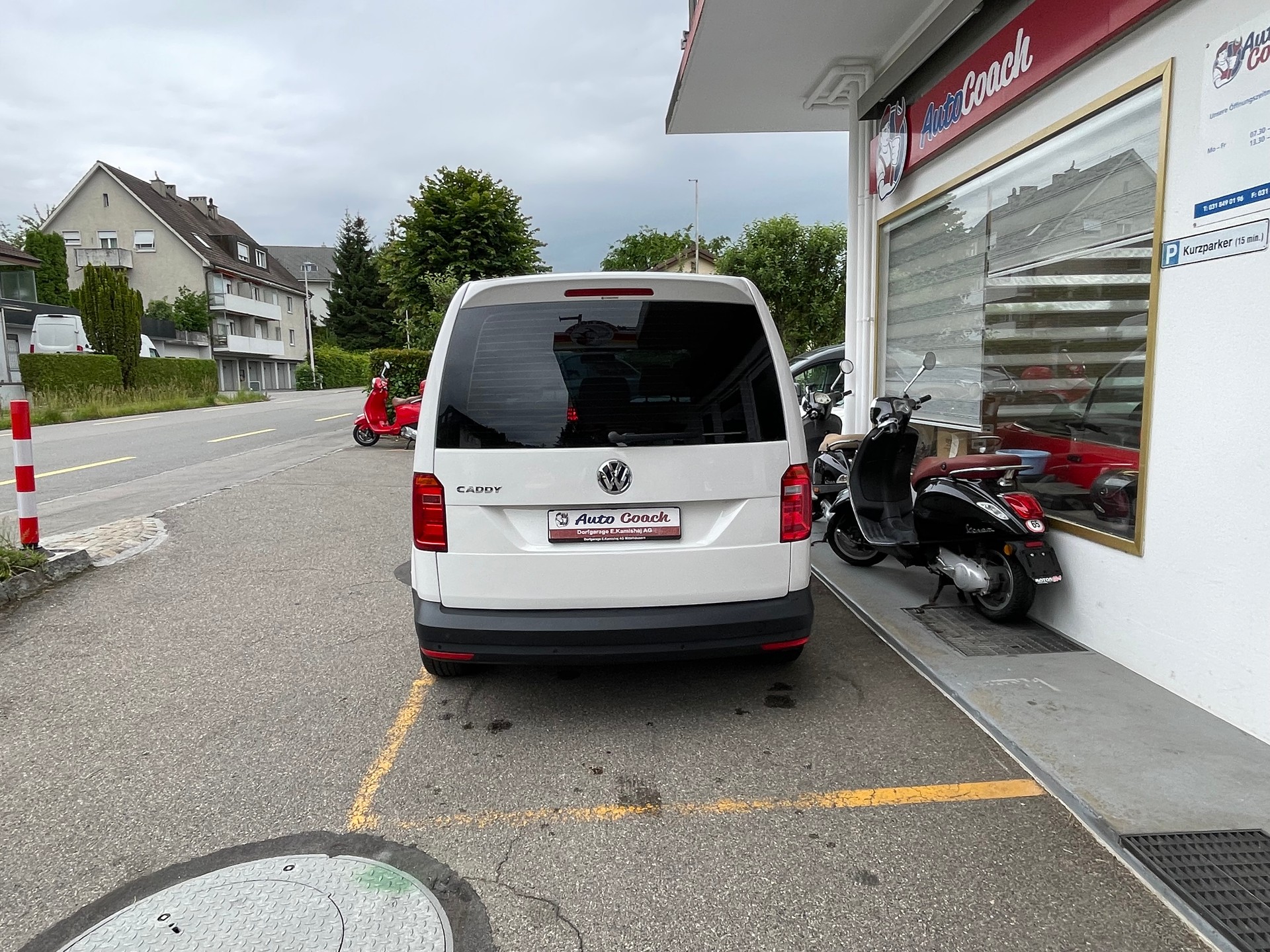 VW Caddy 1.4 TSI Highline-image-11