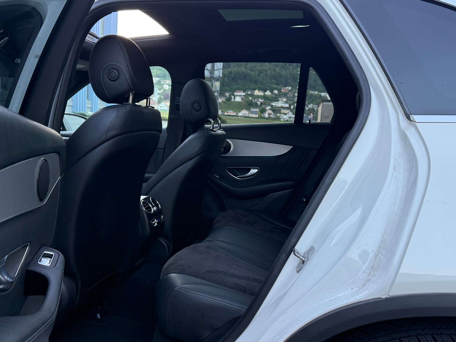 MERCEDES-BENZ GLC 250 d 4Matic 9G-Tronic-image-13