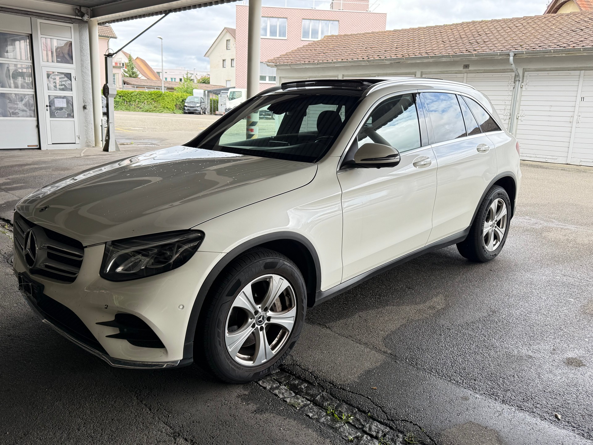 MERCEDES-BENZ GLC 250 d 4Matic 9G-Tronic-image-0