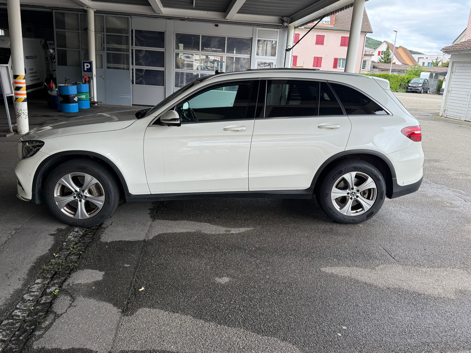 MERCEDES-BENZ GLC 250 d 4Matic 9G-Tronic-image-5