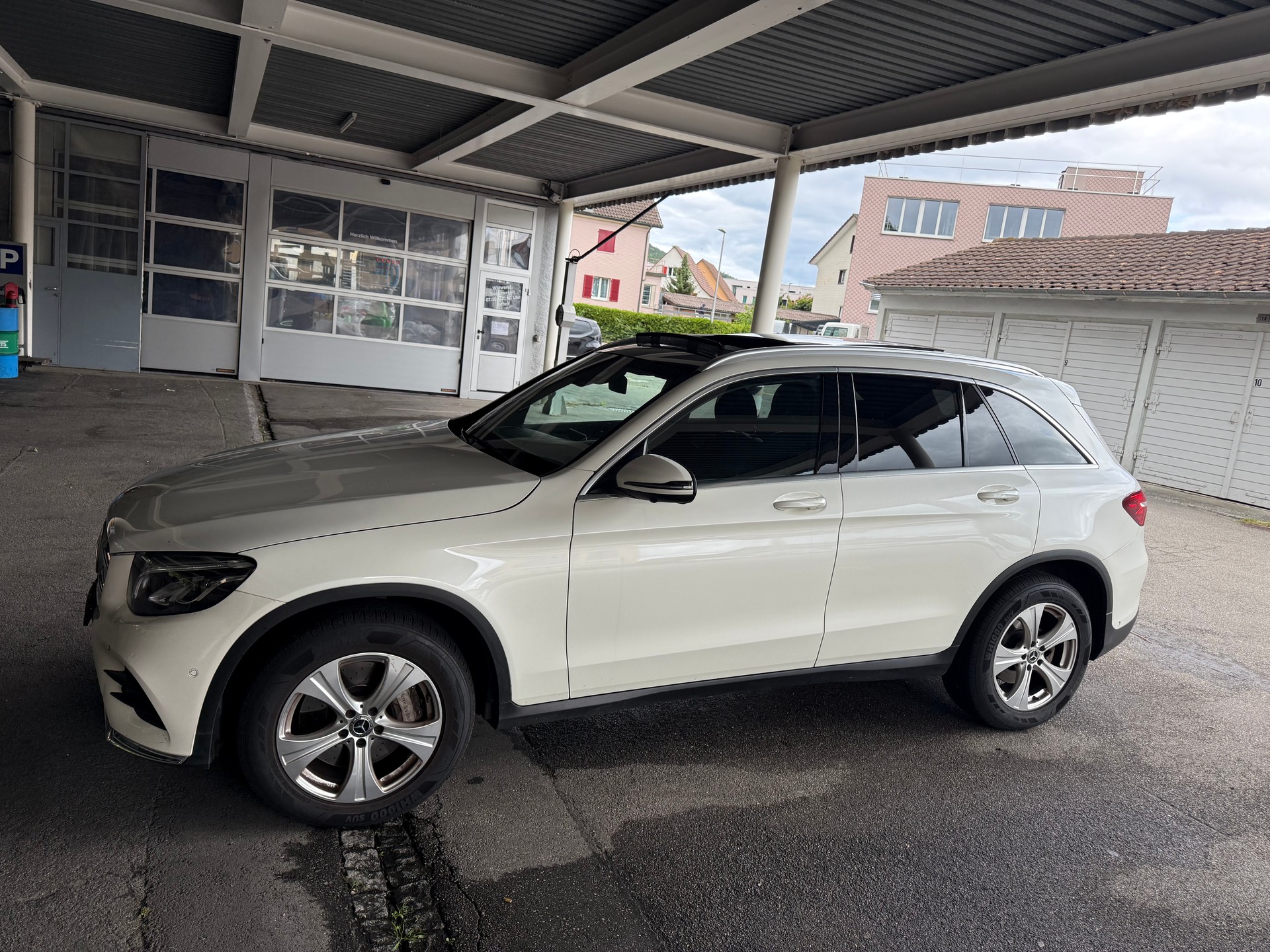 MERCEDES-BENZ GLC 250 d 4Matic 9G-Tronic-image-9