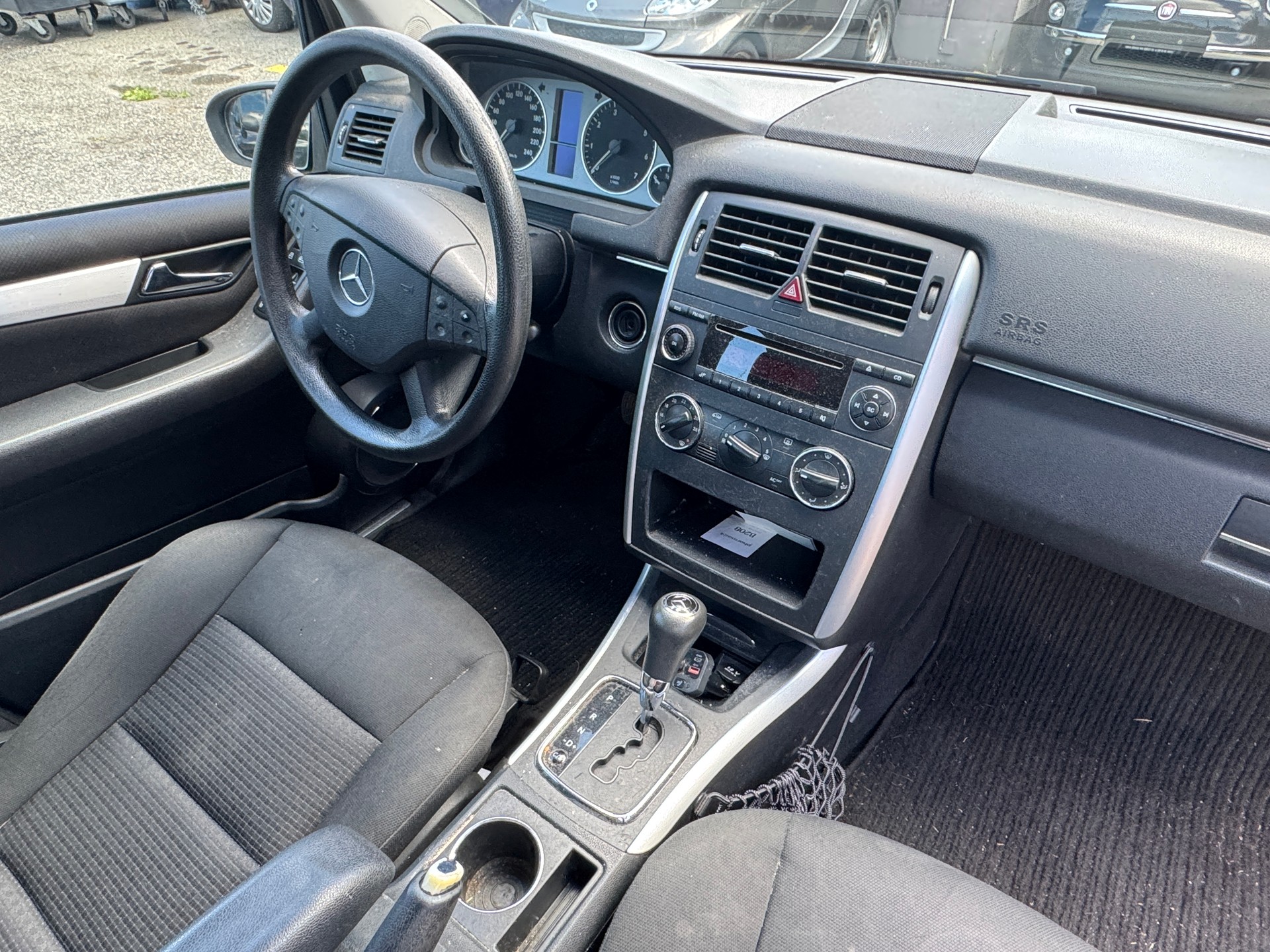 MERCEDES-BENZ B 170-image-11
