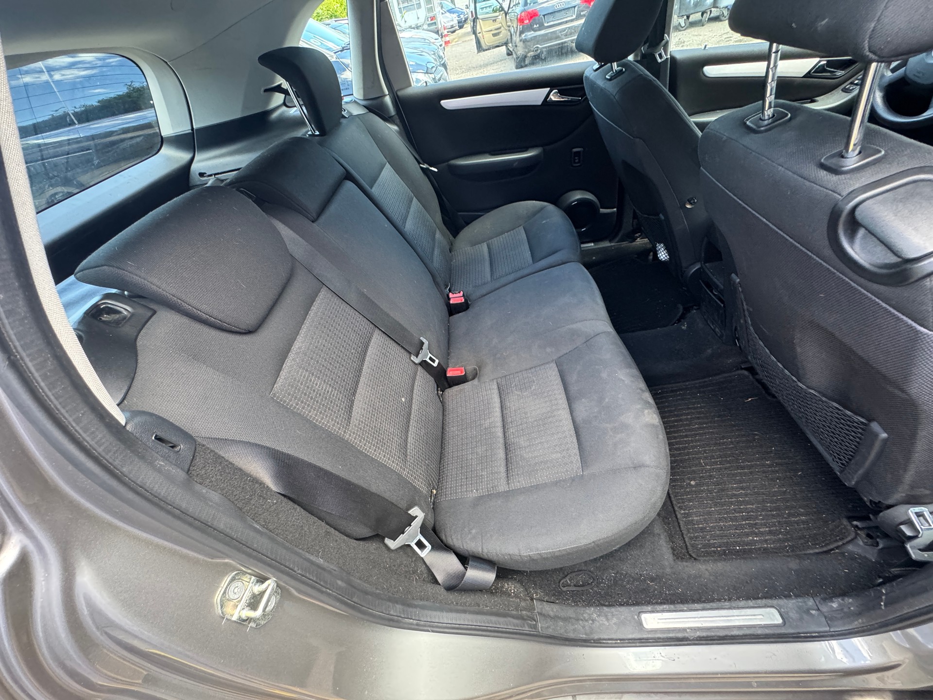 MERCEDES-BENZ B 170-image-8