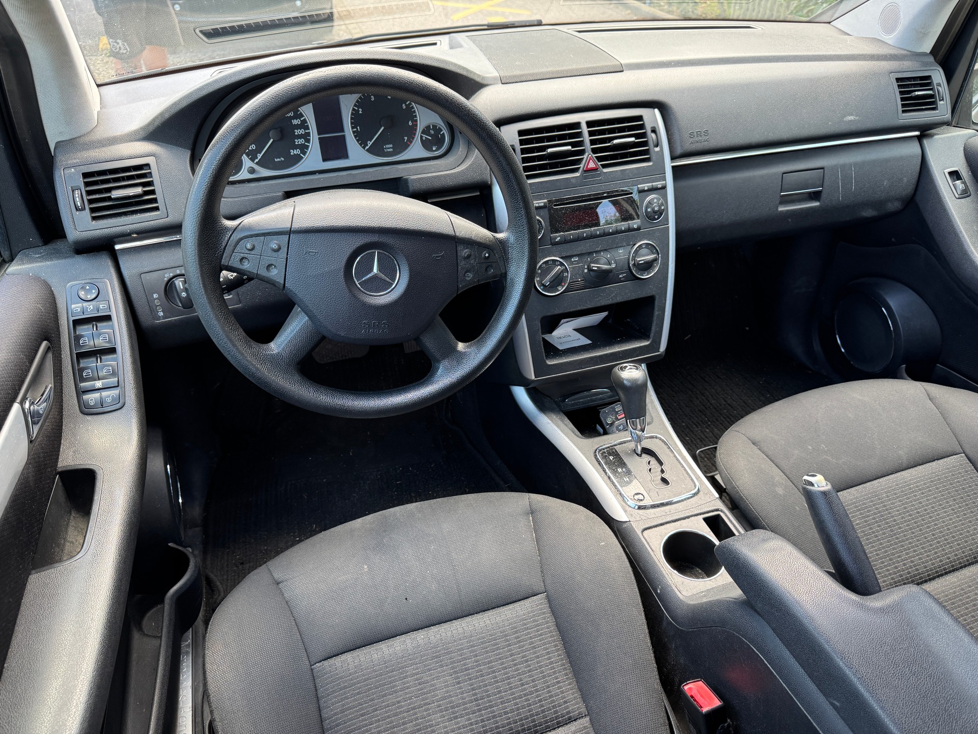 MERCEDES-BENZ B 170-image-10