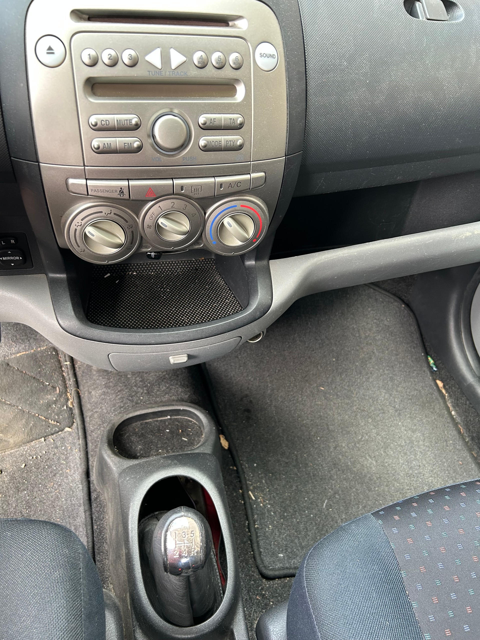 DAIHATSU Sirion 1.3 eco-4WD-image-10