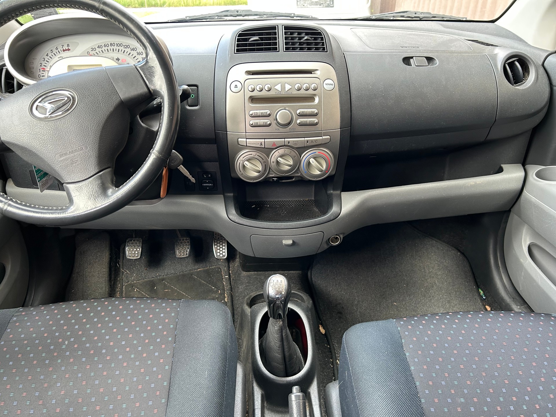 DAIHATSU Sirion 1.3 eco-4WD-image-11