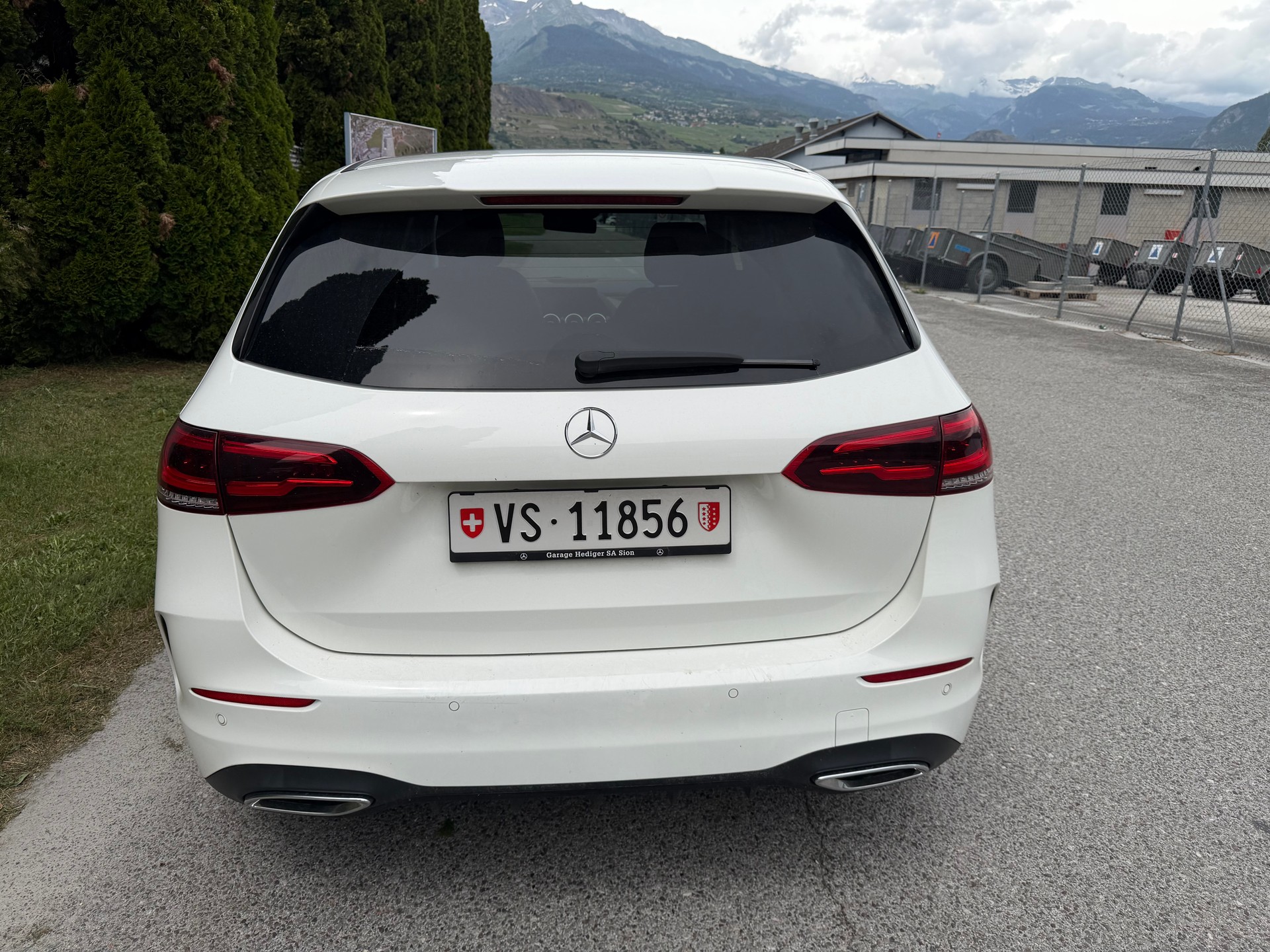 MERCEDES-BENZ B 250 AMG Line-image-5