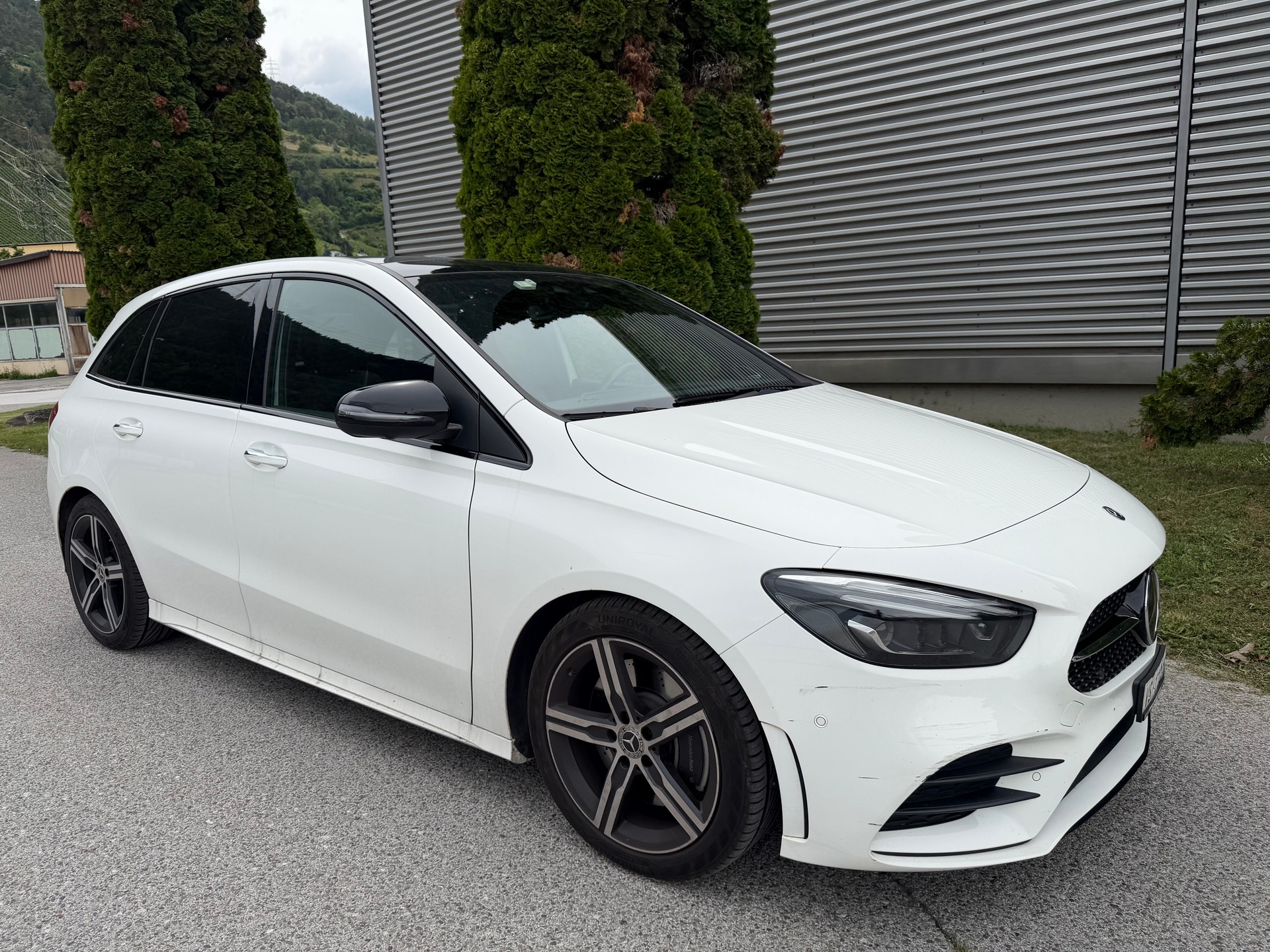 MERCEDES-BENZ B 250 AMG Line-image-0
