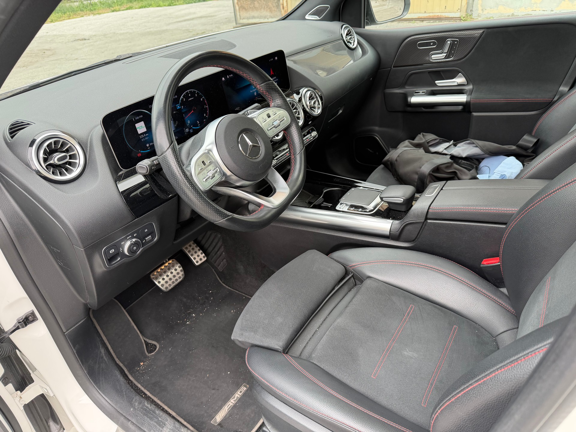 MERCEDES-BENZ B 250 AMG Line-image-8
