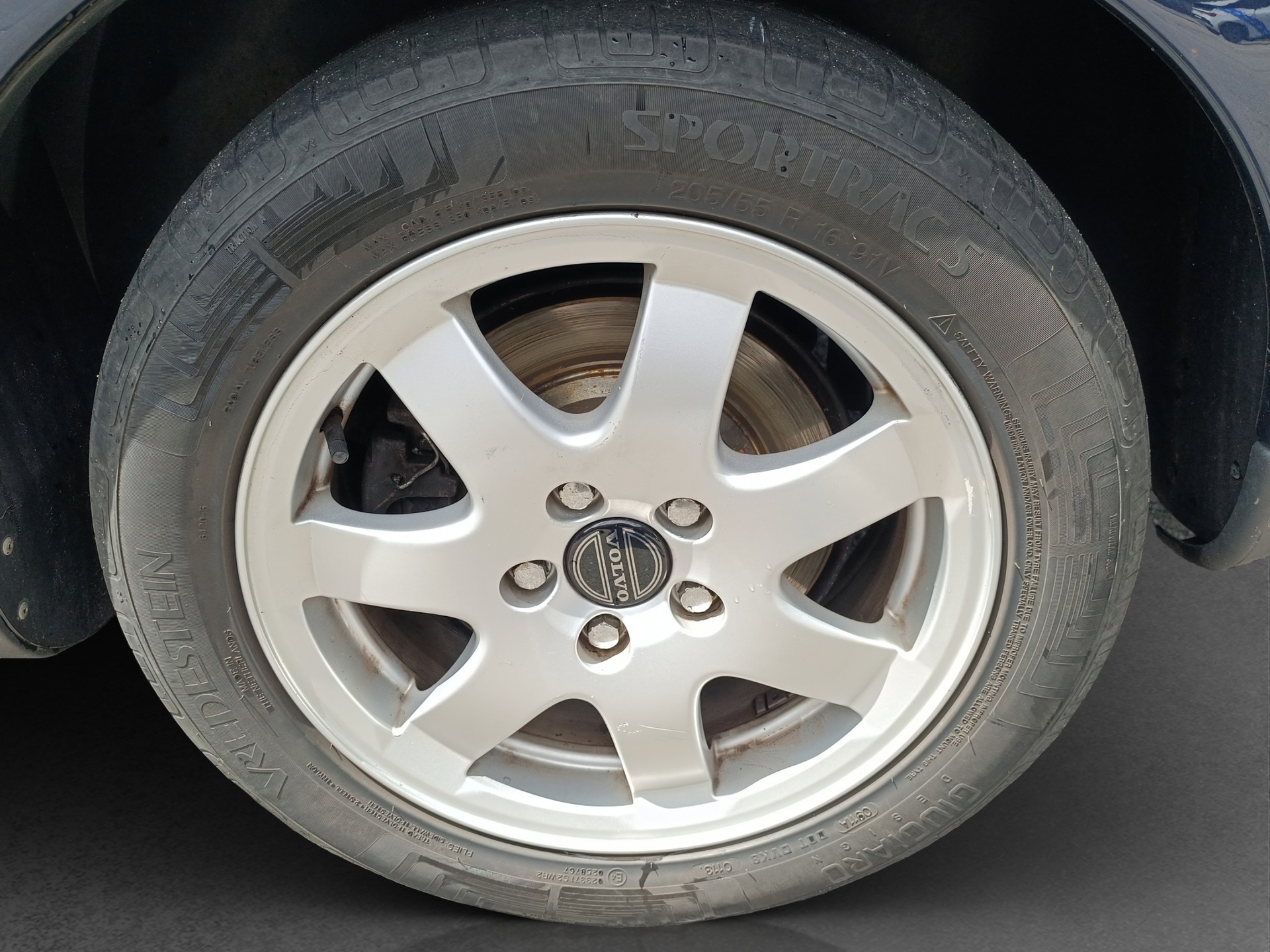 VOLVO S60 2.0T-image-14