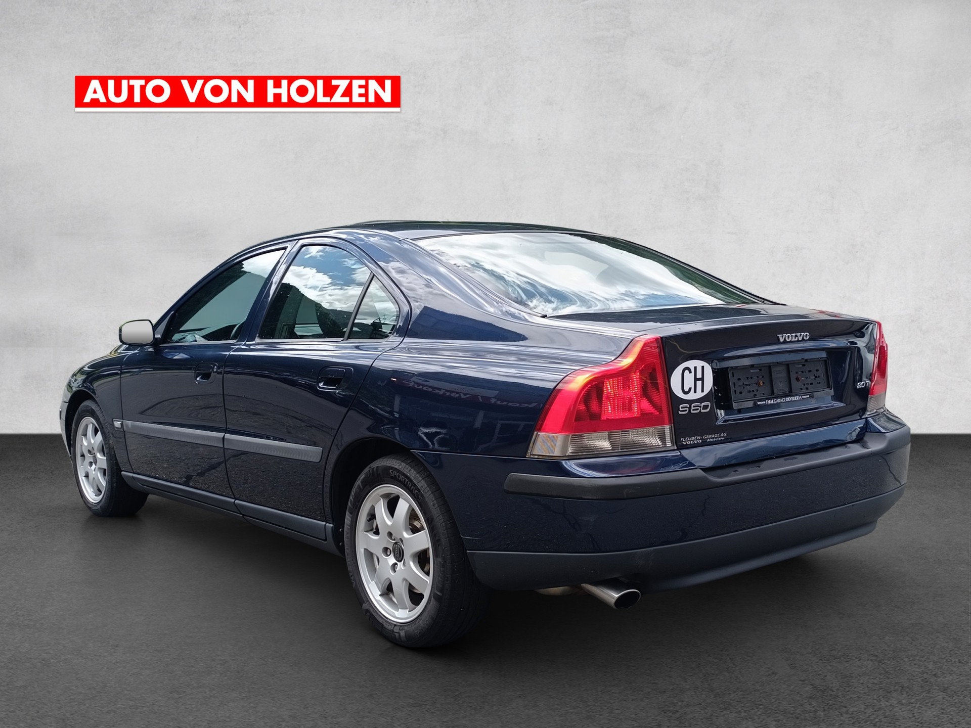 VOLVO S60 2.0T-showroom-element-2