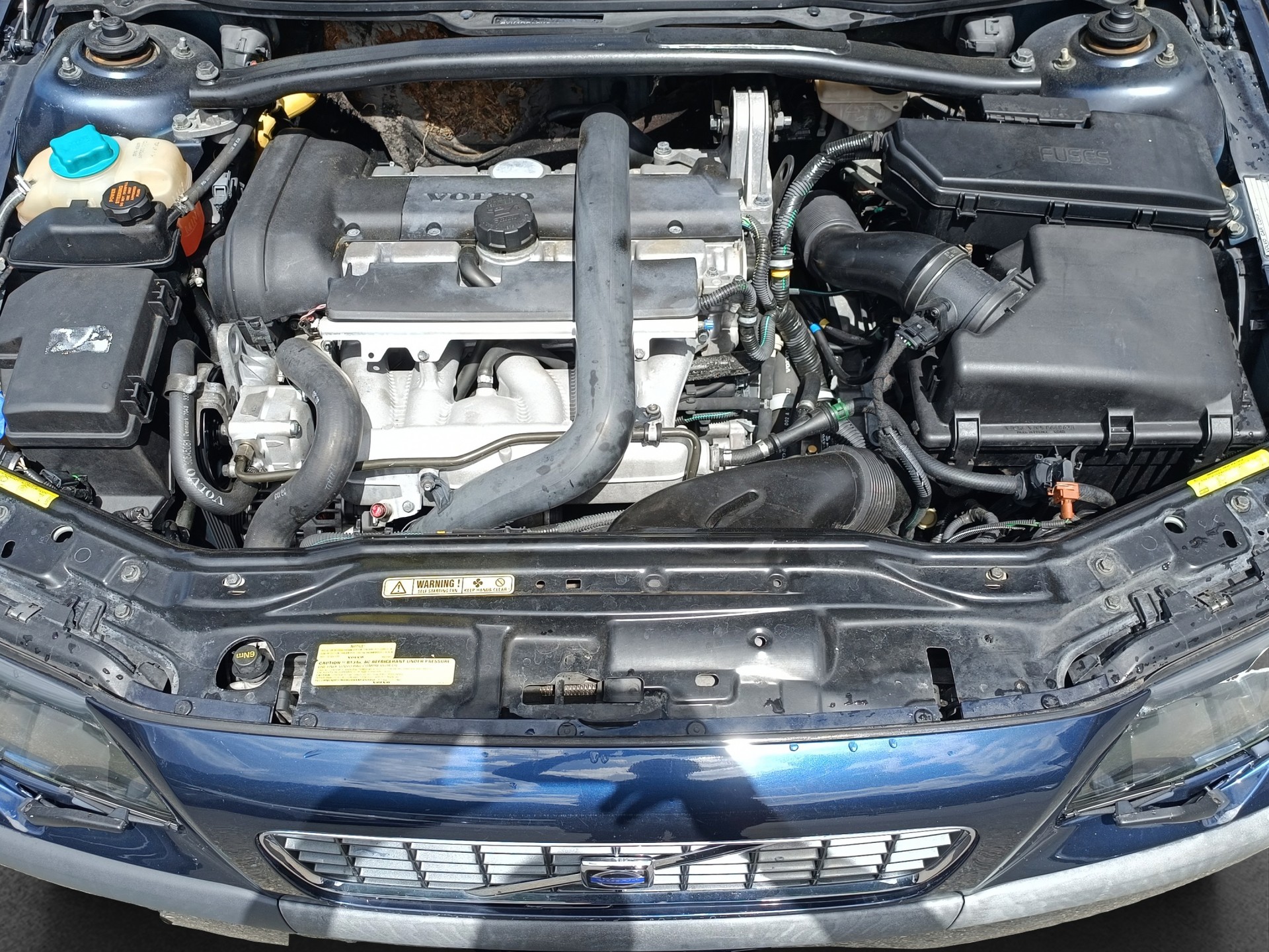 VOLVO S60 2.0T-image-15