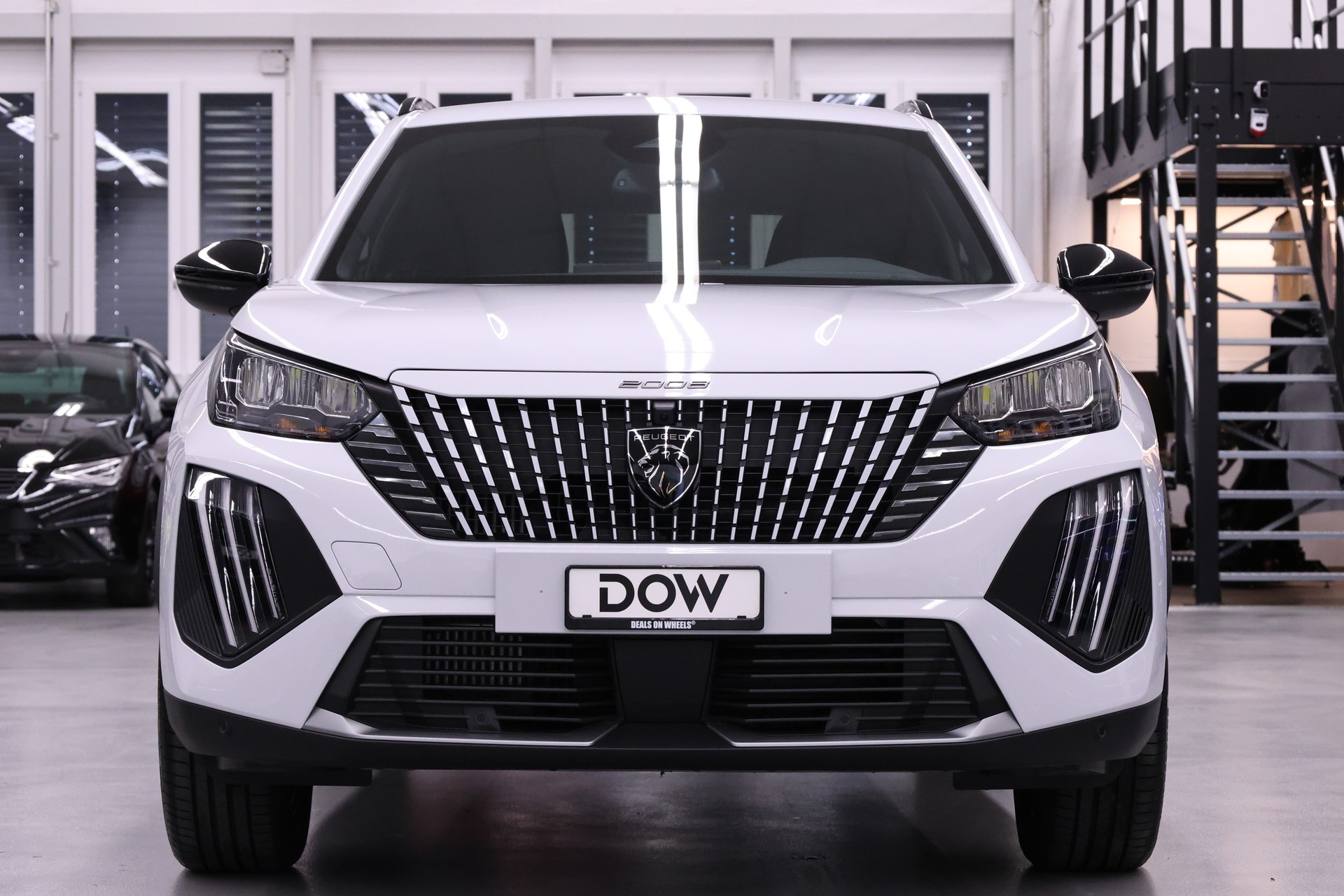 PEUGEOT 2008 1.2 Hybrid 145 Allure Premium-image-3
