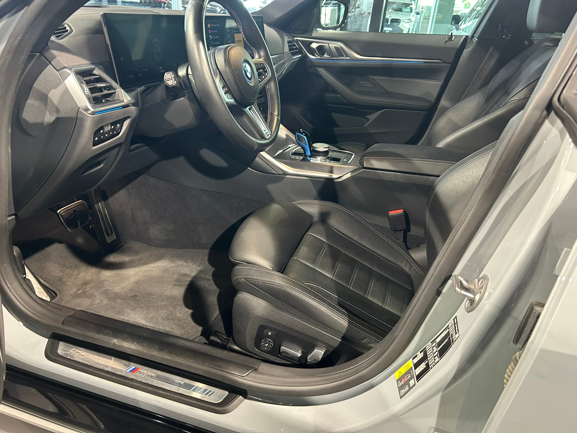 BMW i4 M50-image-28