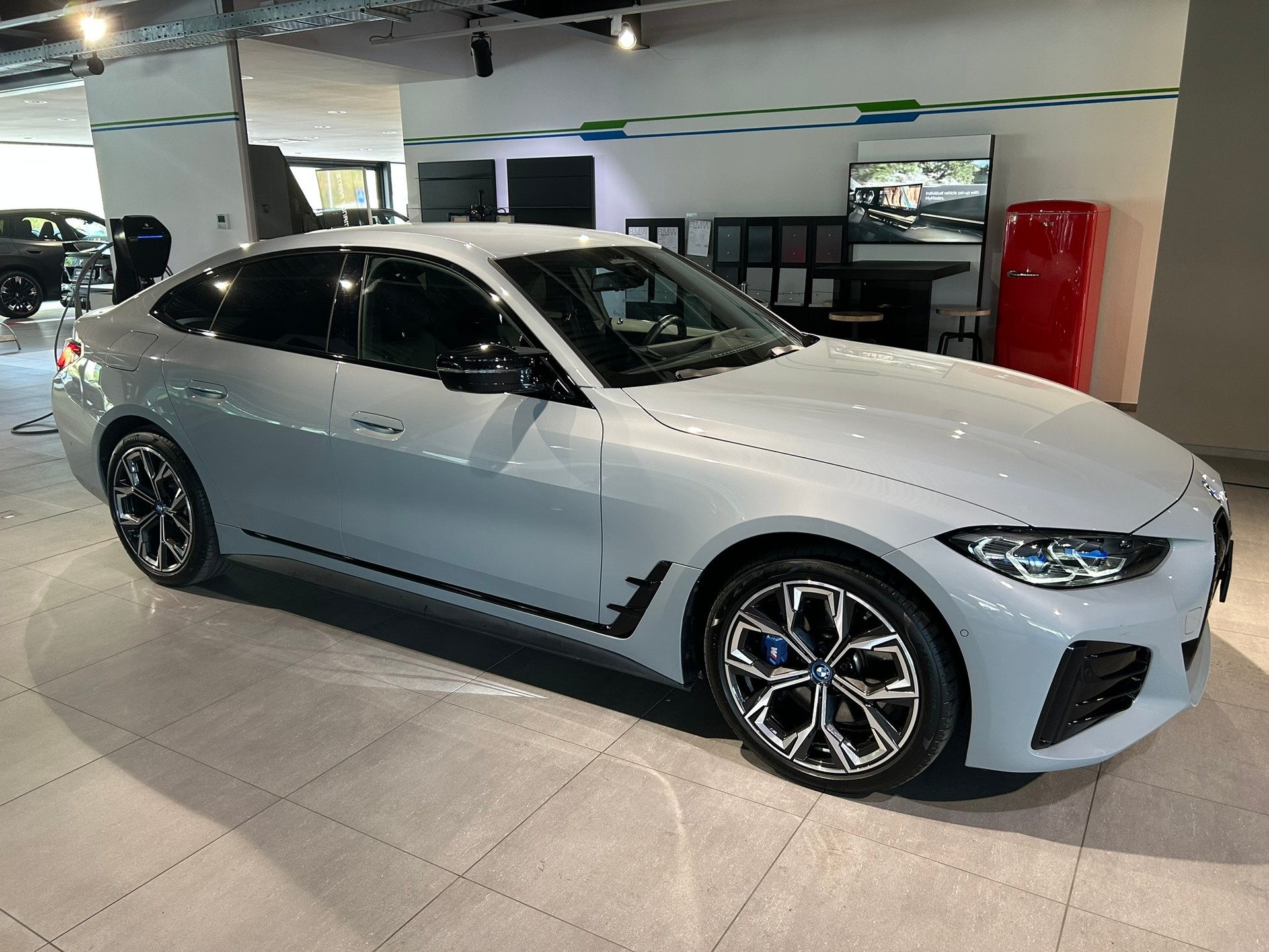 BMW i4 M50-image-8