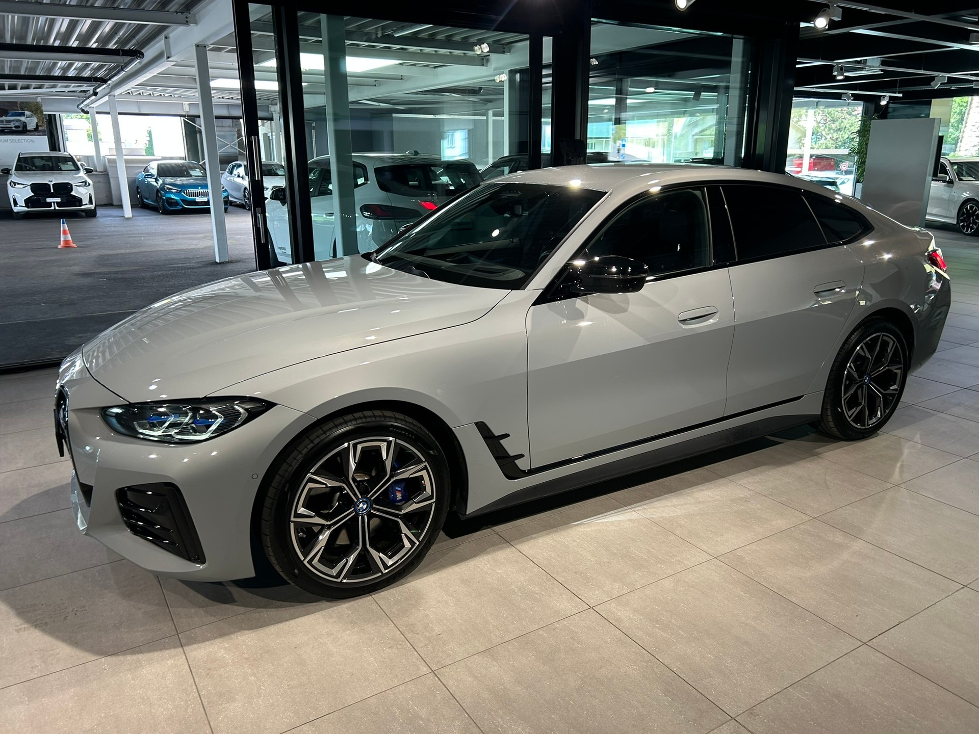 BMW i4 M50-image-2