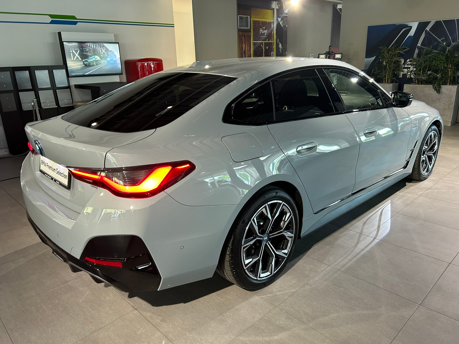 BMW i4 M50-image-16