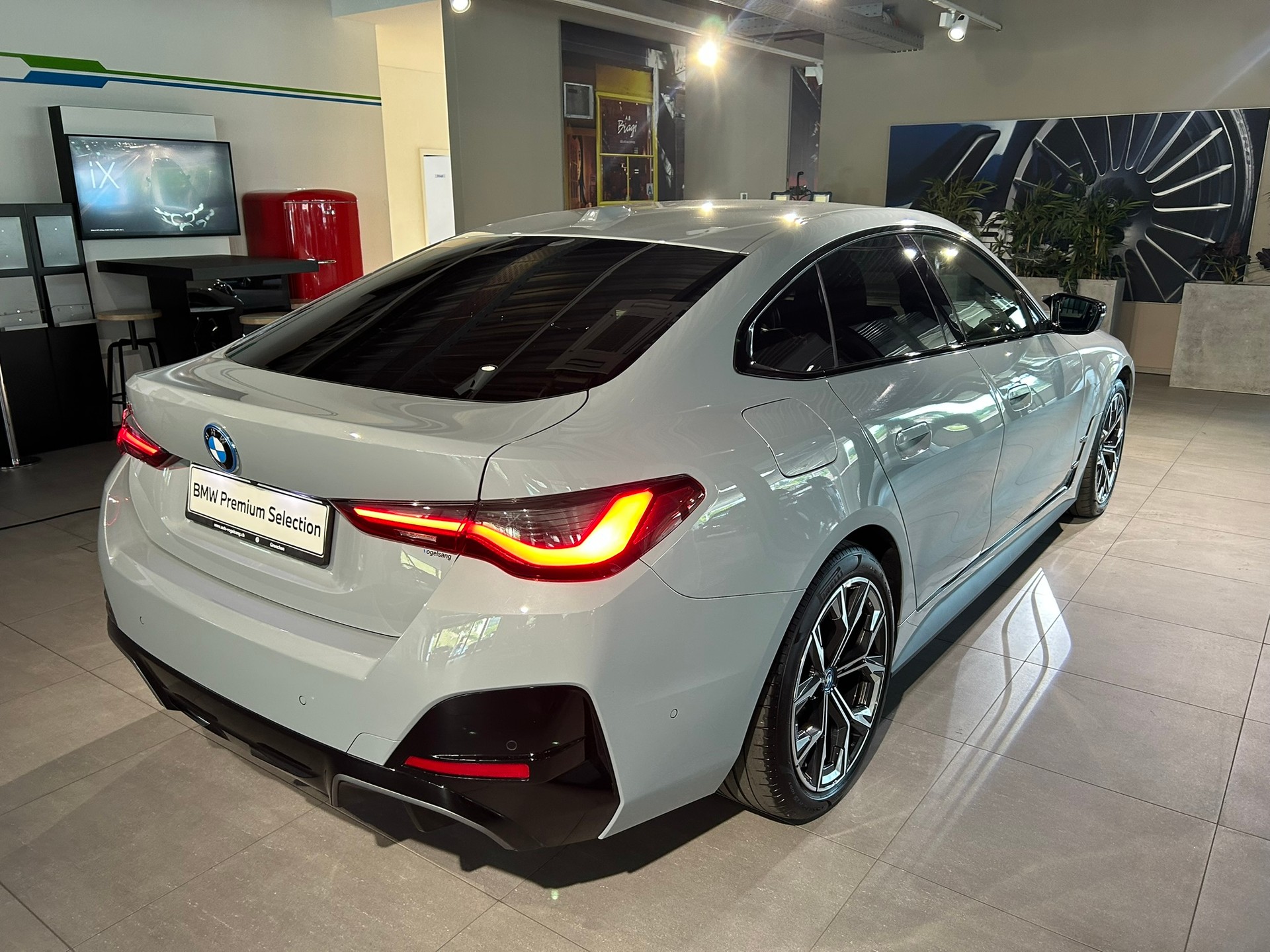 BMW i4 M50-image-15