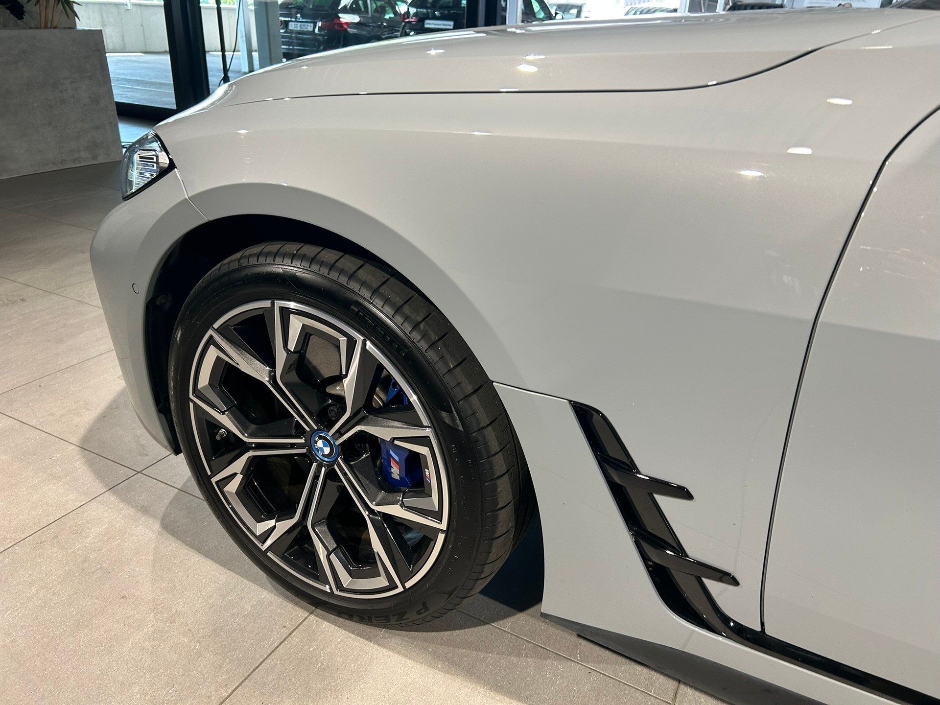 BMW i4 M50-image-19