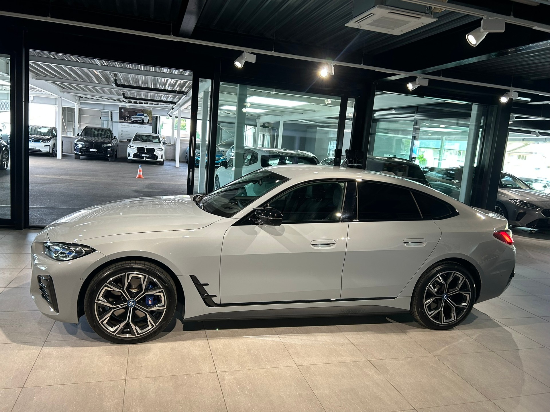 BMW i4 M50-image-5