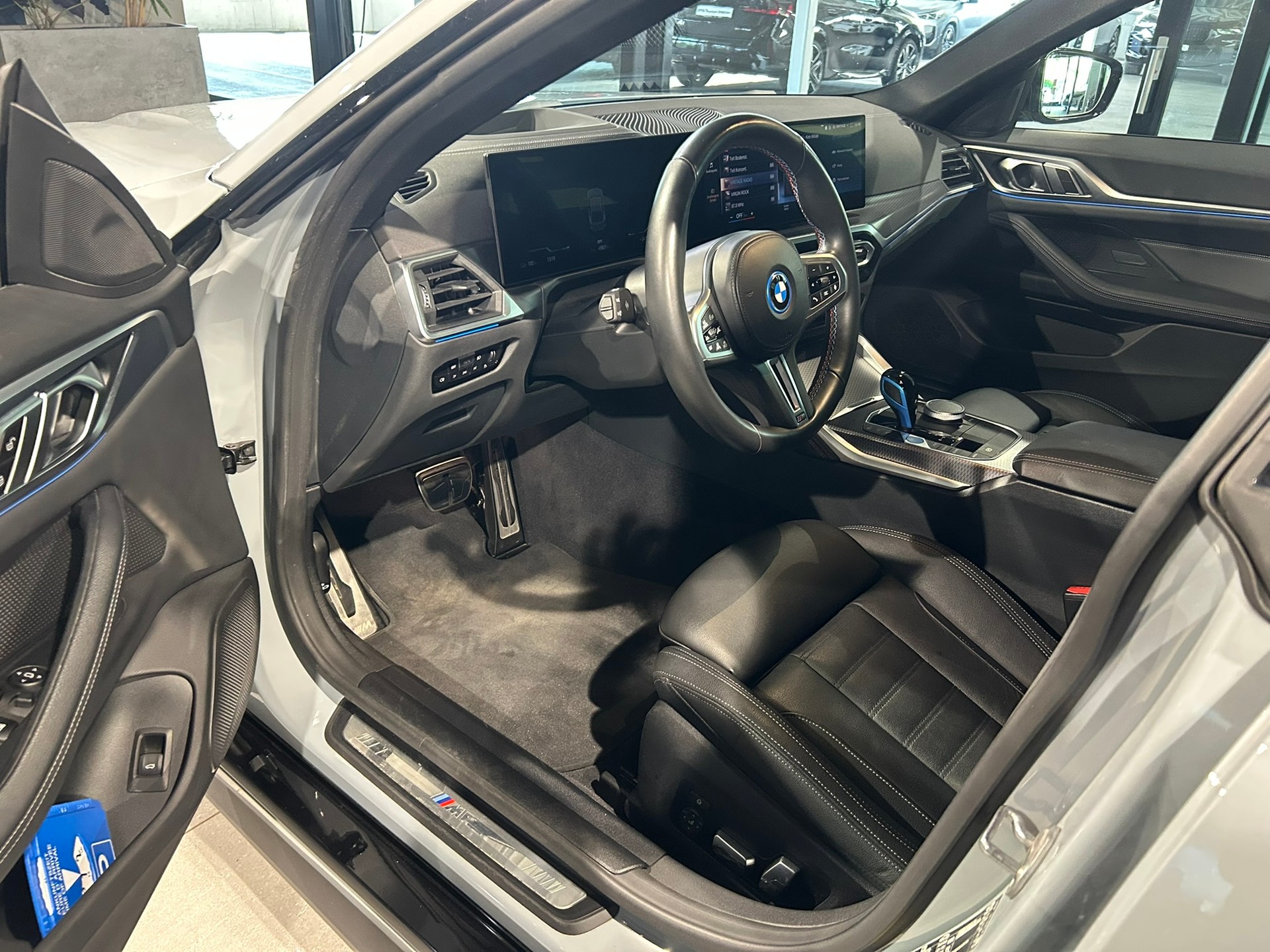 BMW i4 M50-image-23