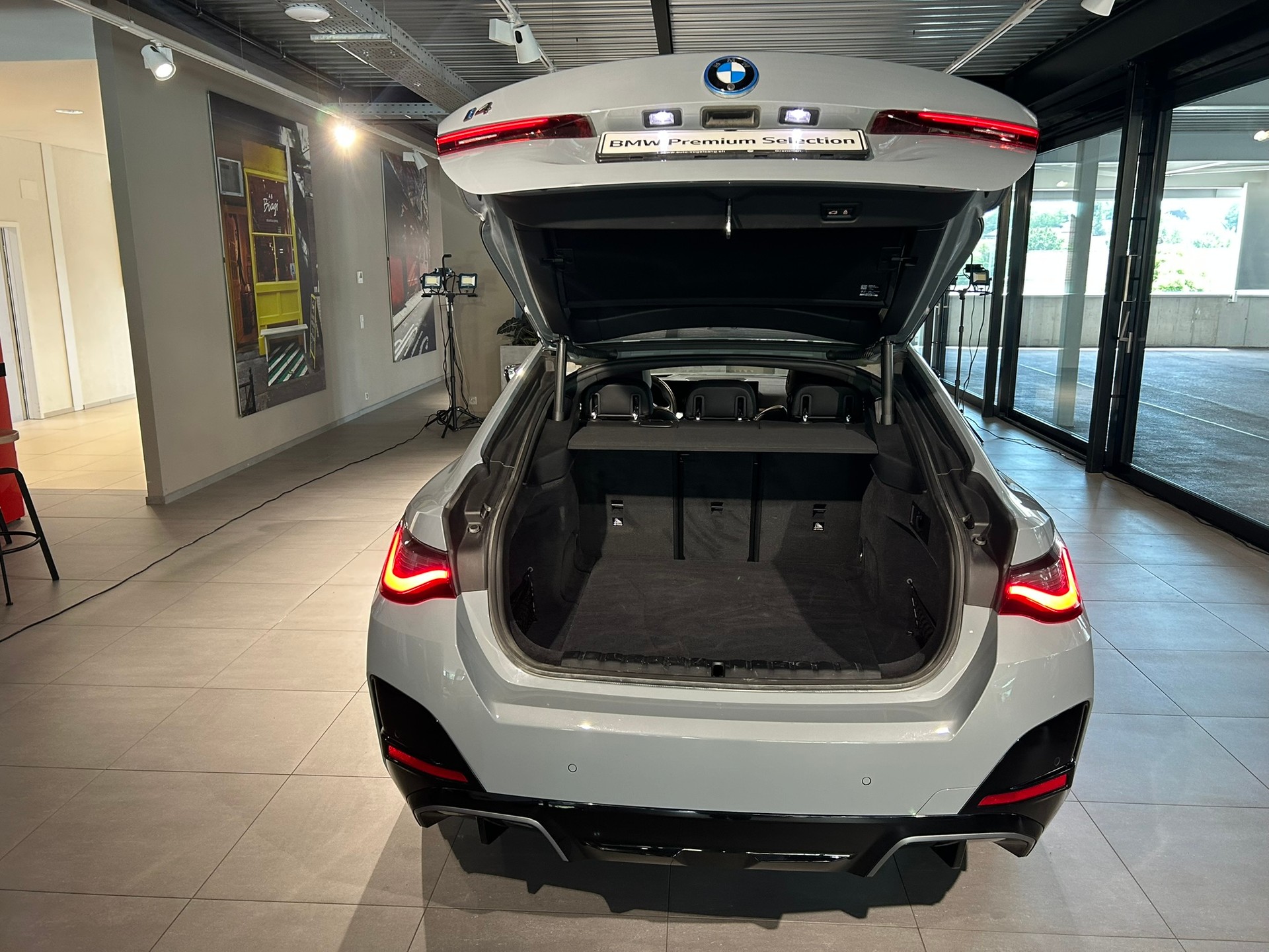 BMW i4 M50-image-14