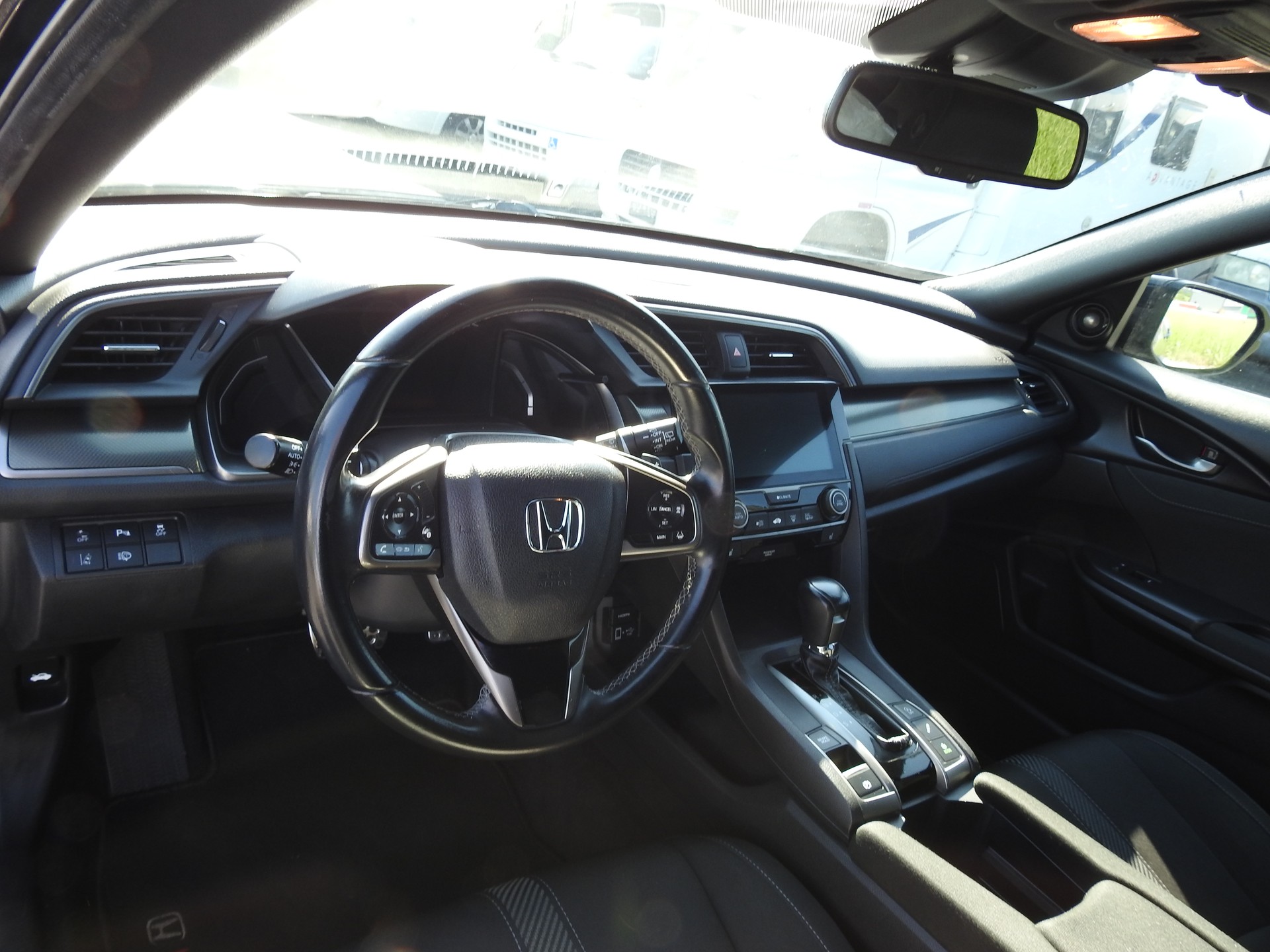 HONDA Civic 1.0 VTEC Executive CVT-image-10