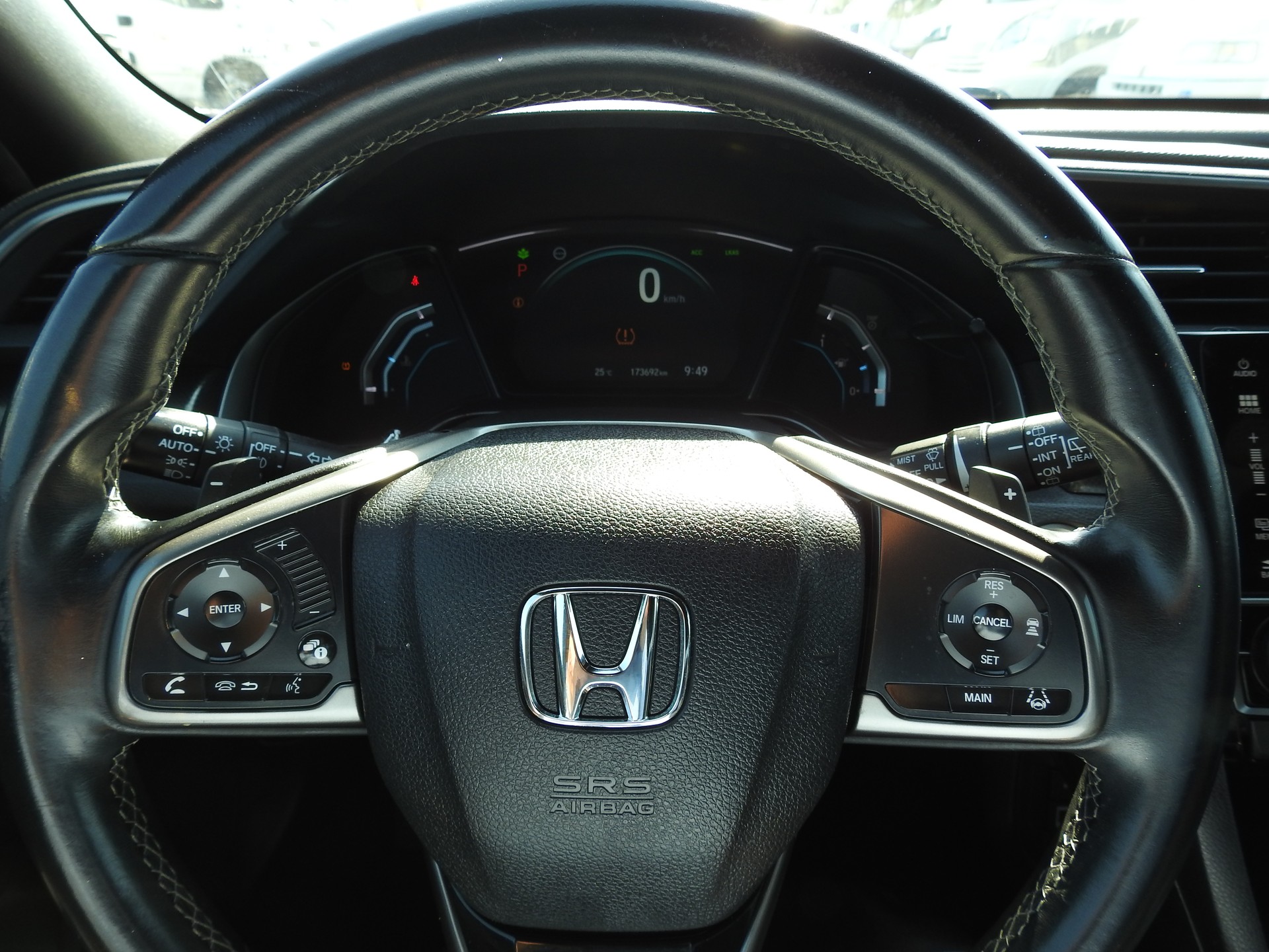 HONDA Civic 1.0 VTEC Executive CVT-image-28