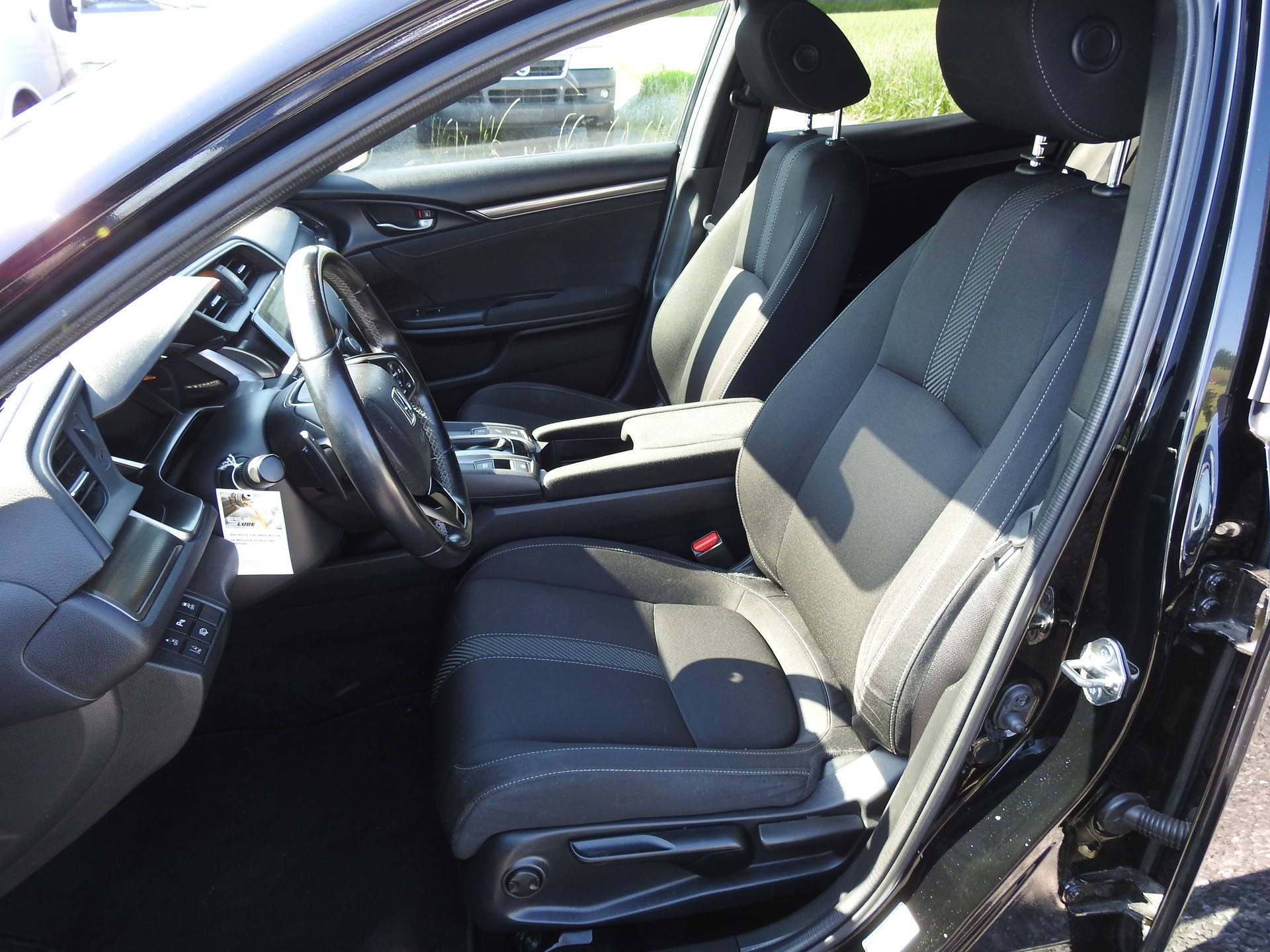 HONDA Civic 1.0 VTEC Executive CVT-image-13