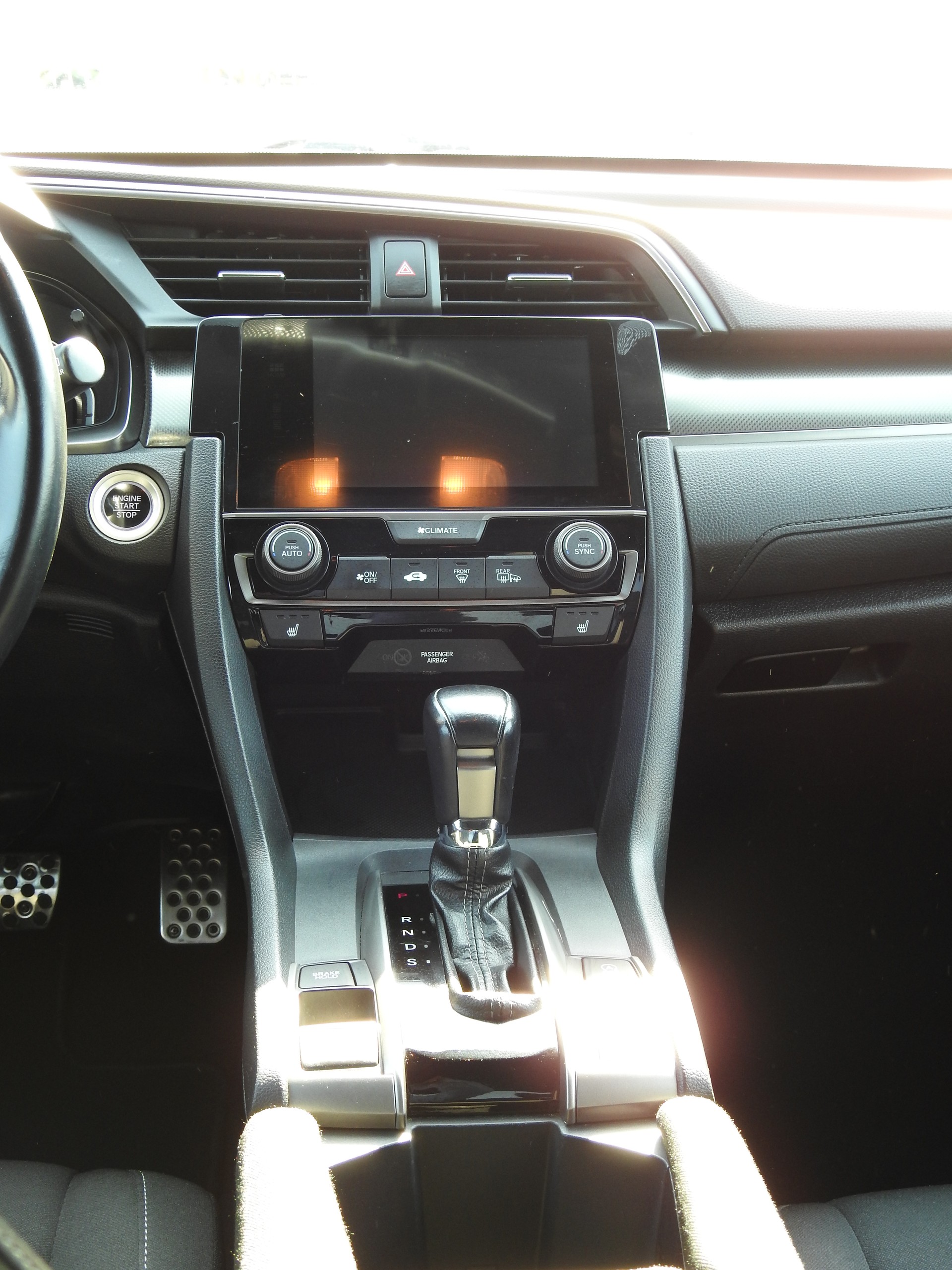 HONDA Civic 1.0 VTEC Executive CVT-image-17