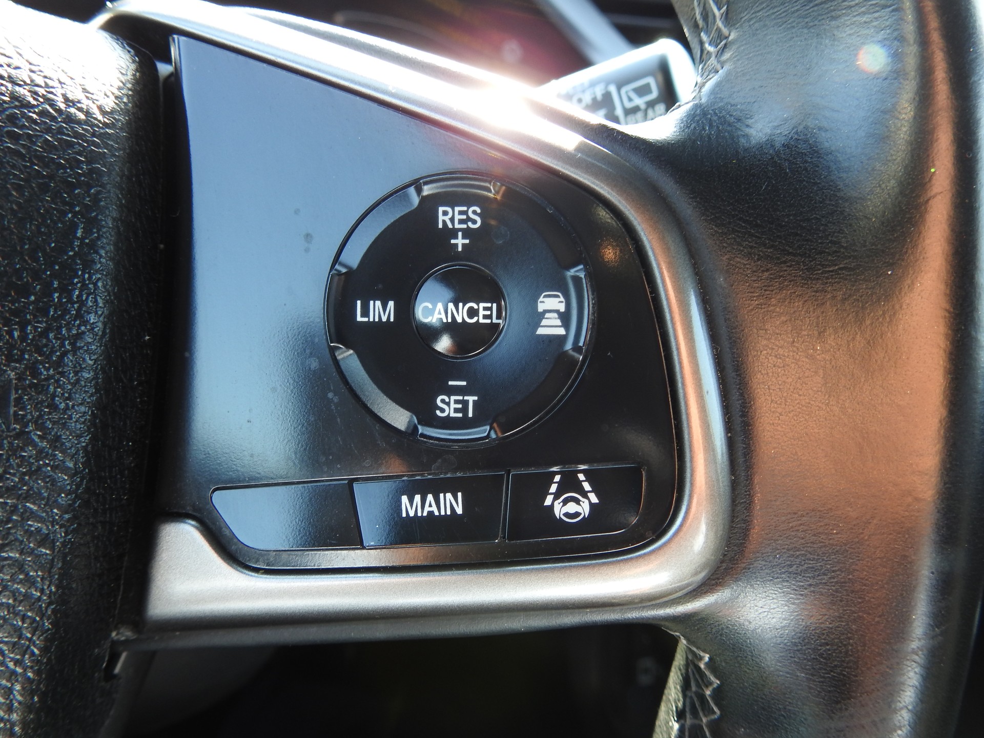 HONDA Civic 1.0 VTEC Executive CVT-image-25