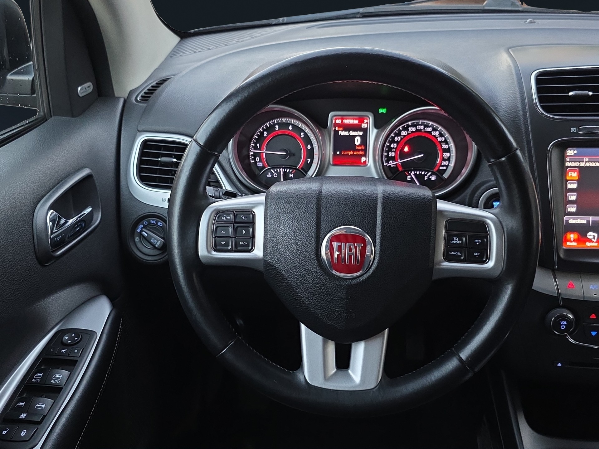 FIAT Freemont 3.6 V6 Lounge AWD Automatic-image-12