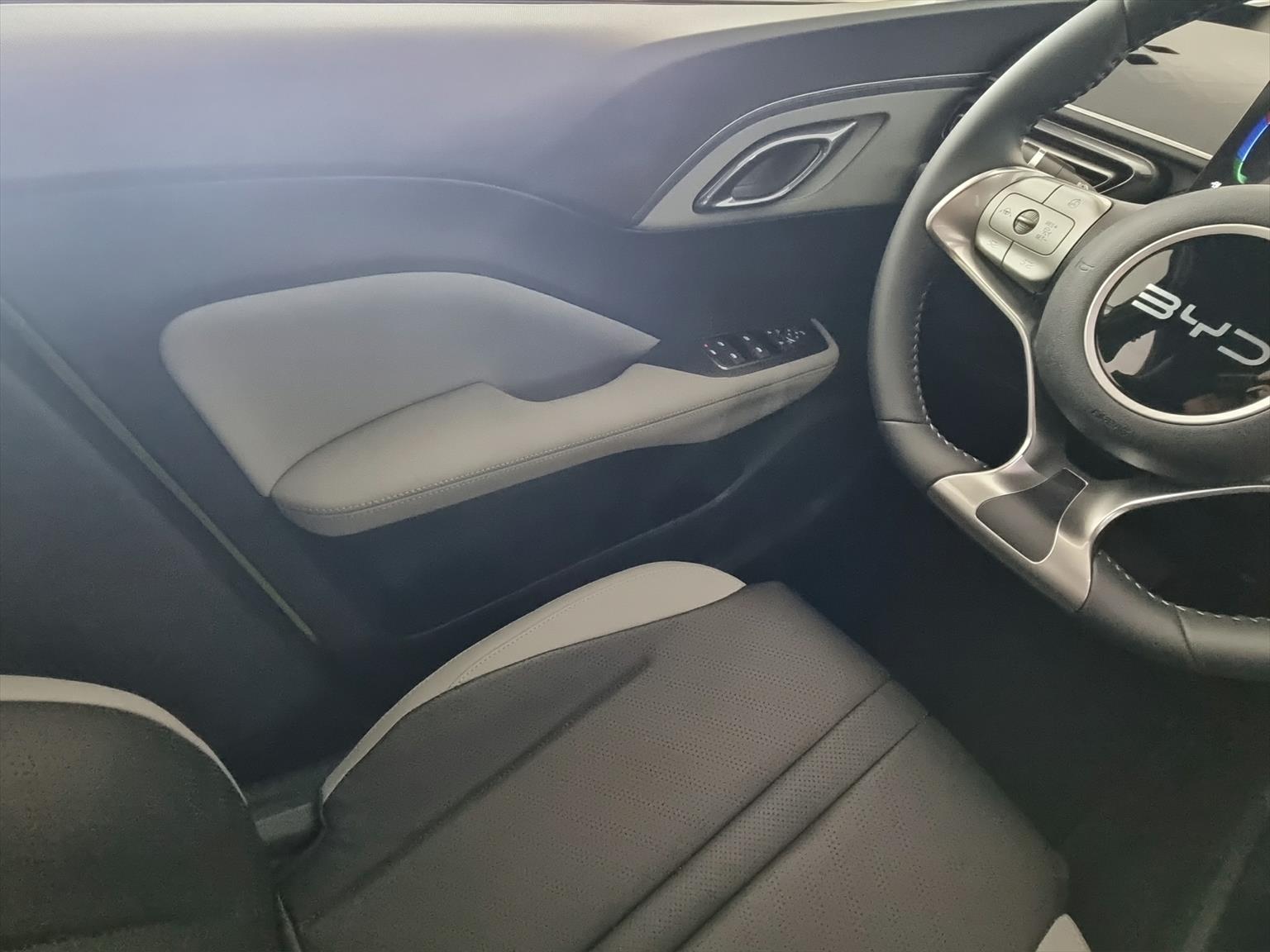 BYD Dolphin Surf 43 kWh Boost-image-11