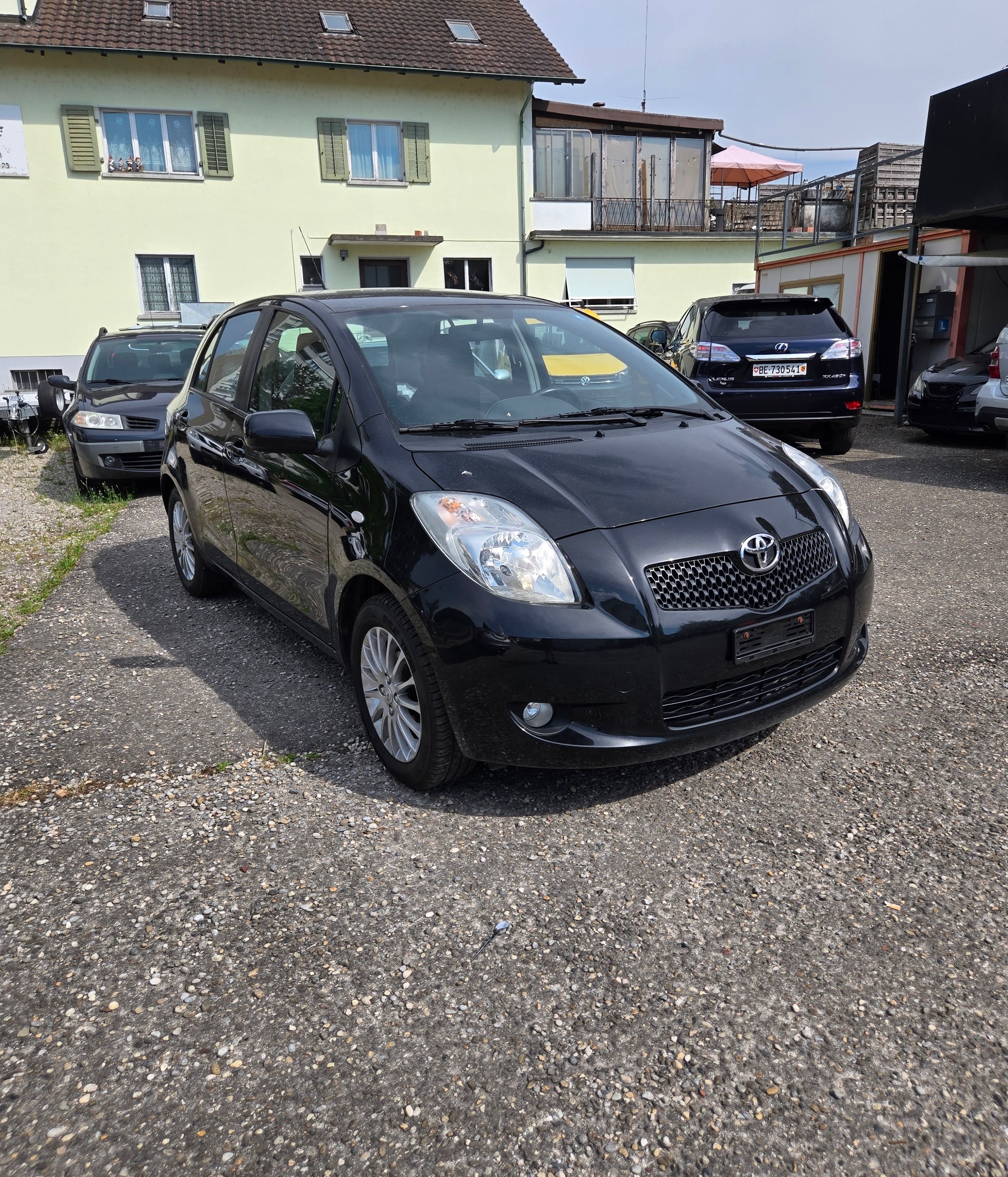 TOYOTA Yaris 1.3 Linea Sol-image-1