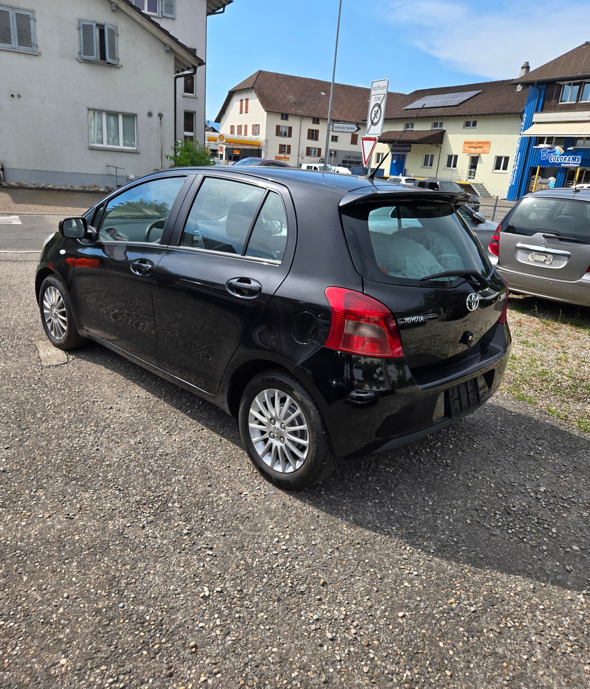 TOYOTA Yaris 1.3 Linea Sol-image-6
