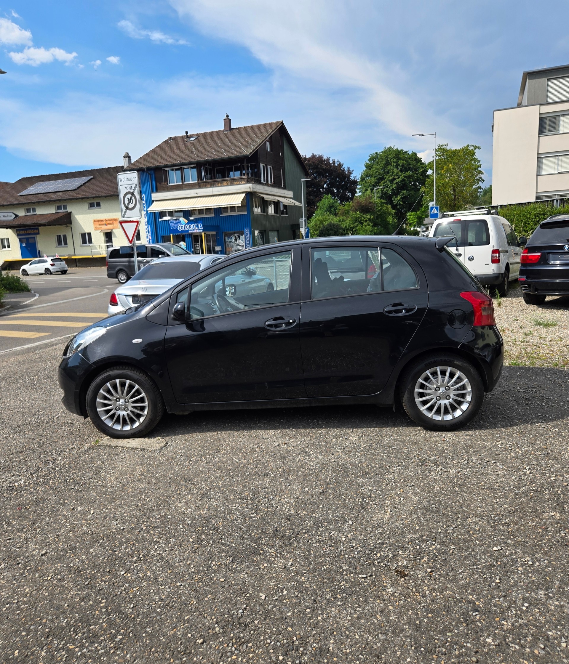 TOYOTA Yaris 1.3 Linea Sol-image-5