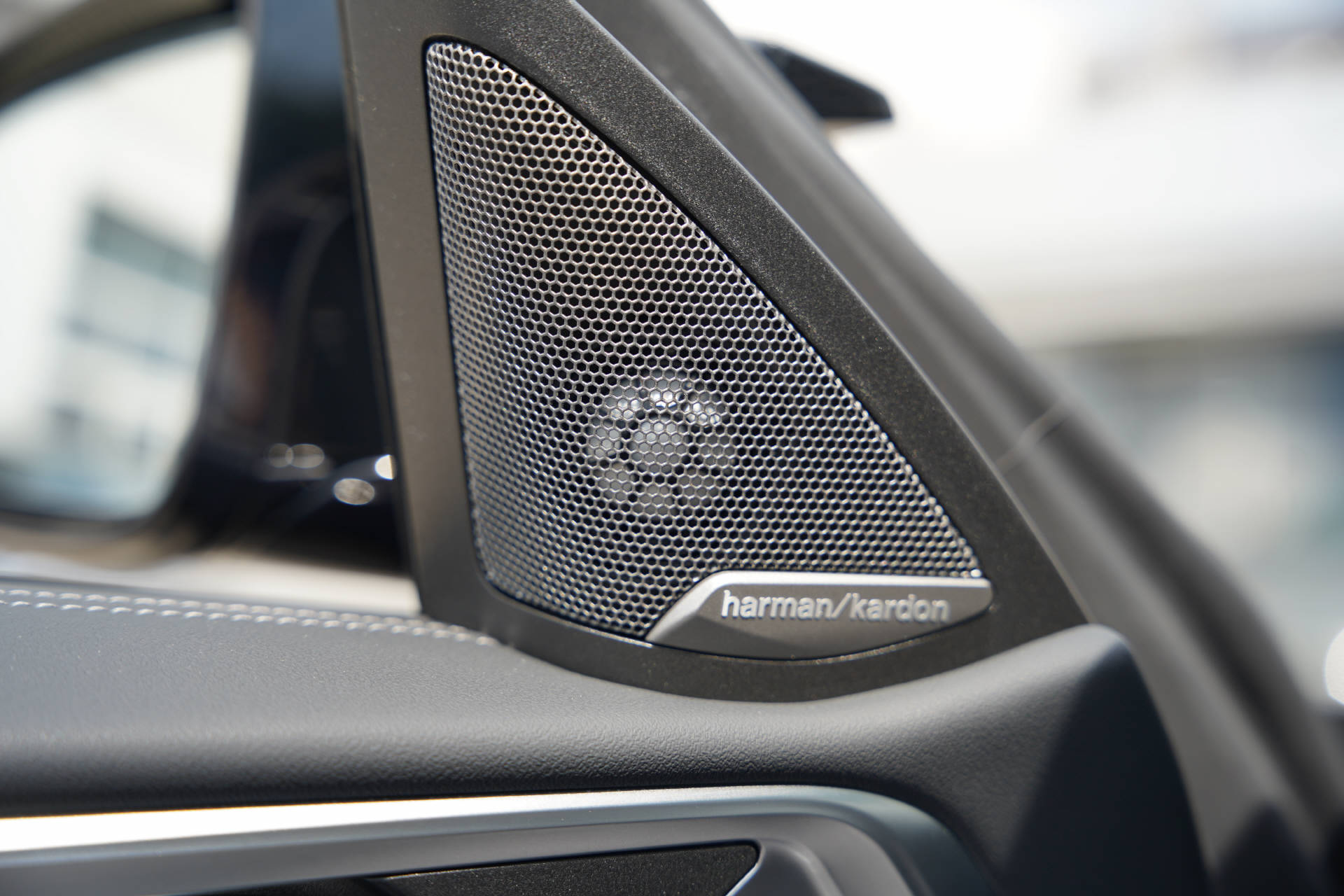 BMW M440i xDrive 48V Cabriolet M Performance-image-14