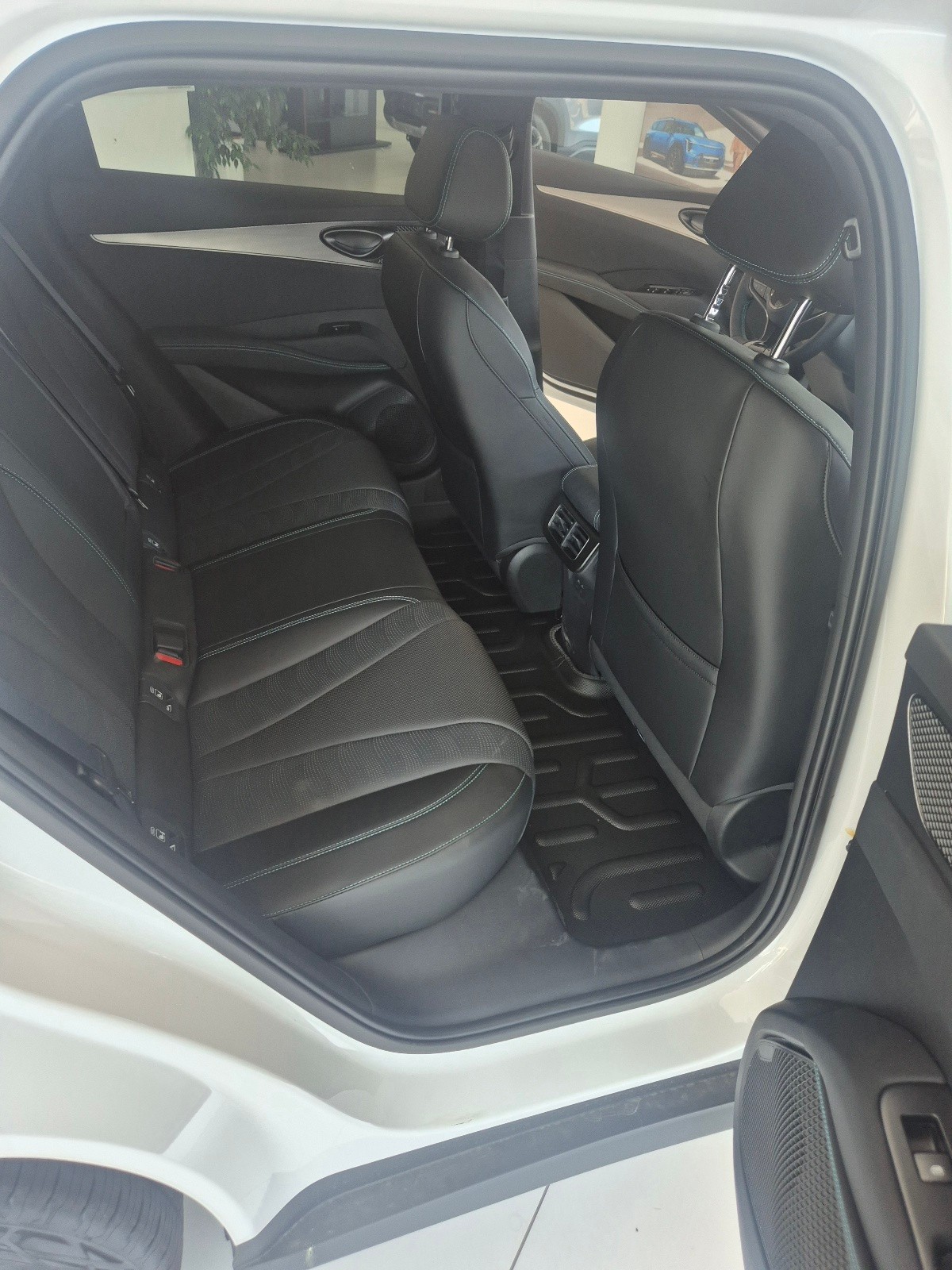 BYD Seal 6 DM-i Touring Comfort-image-8